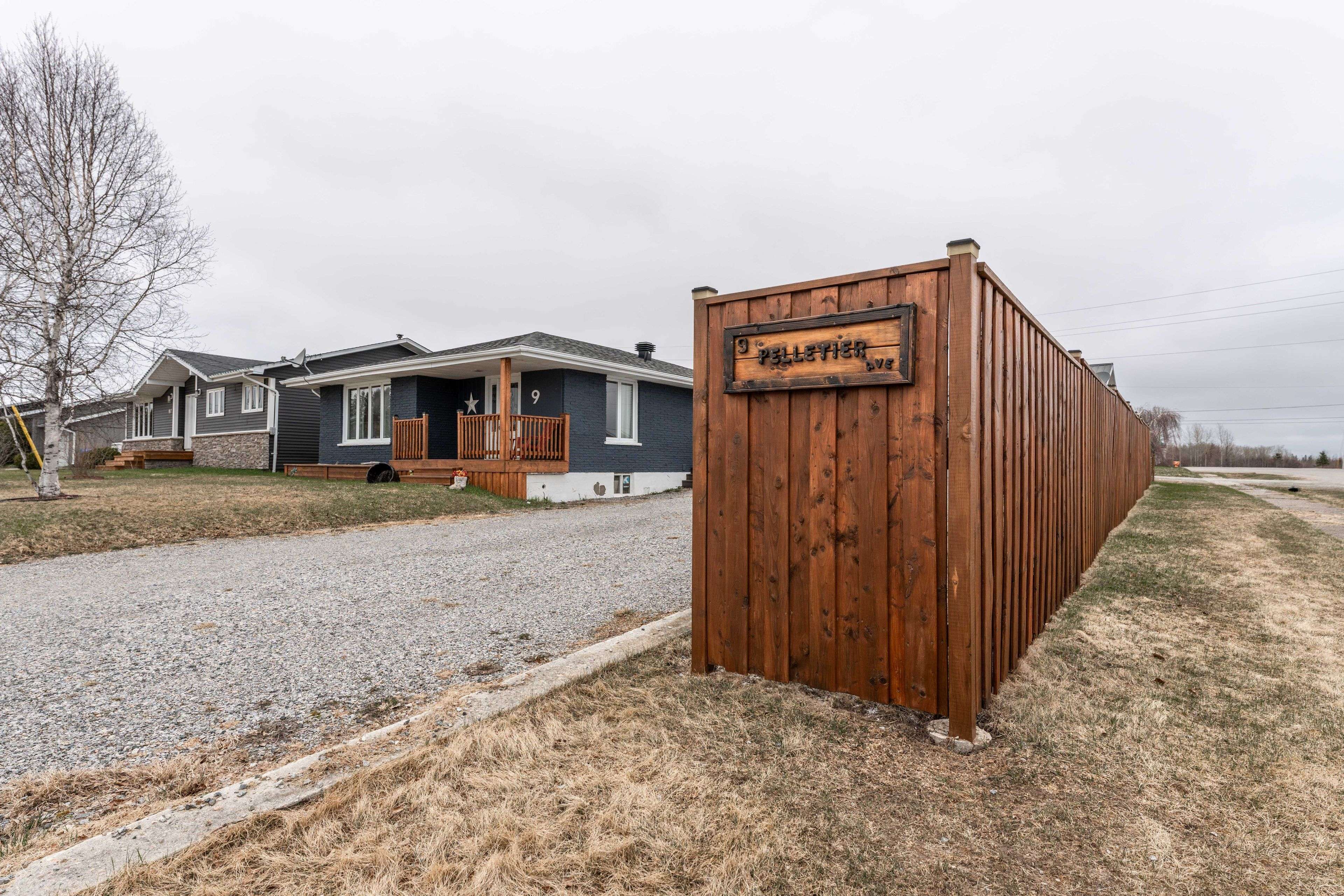 Moonbeam, ON P0L 1V0,9 Pelletier AVE
