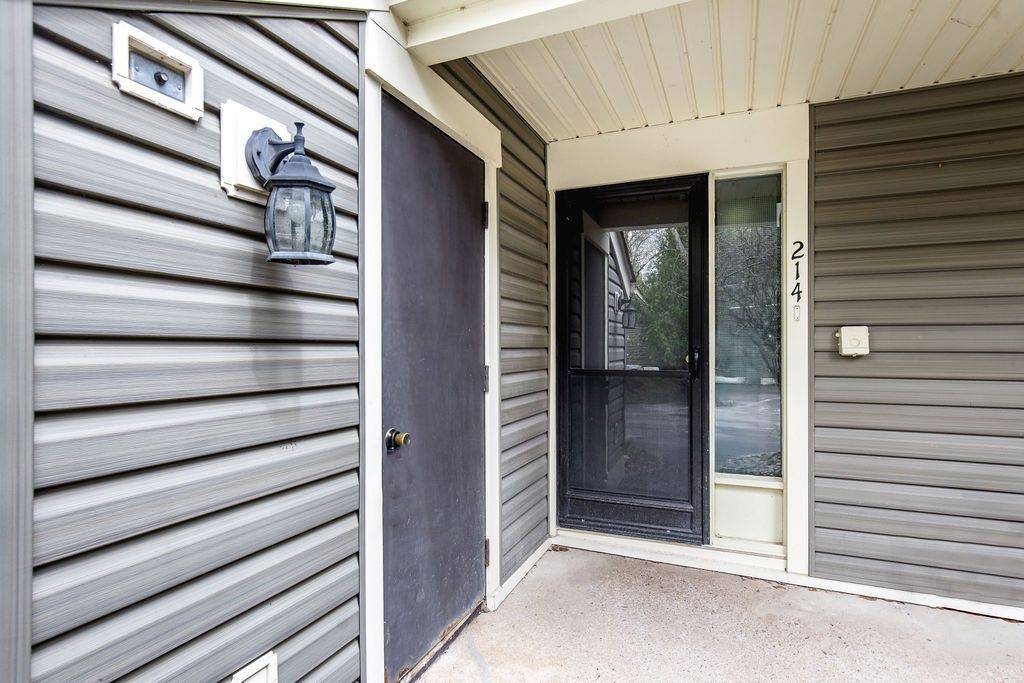 Collingwood, ON L9Y 5B4,214 Escarpment CRES #31