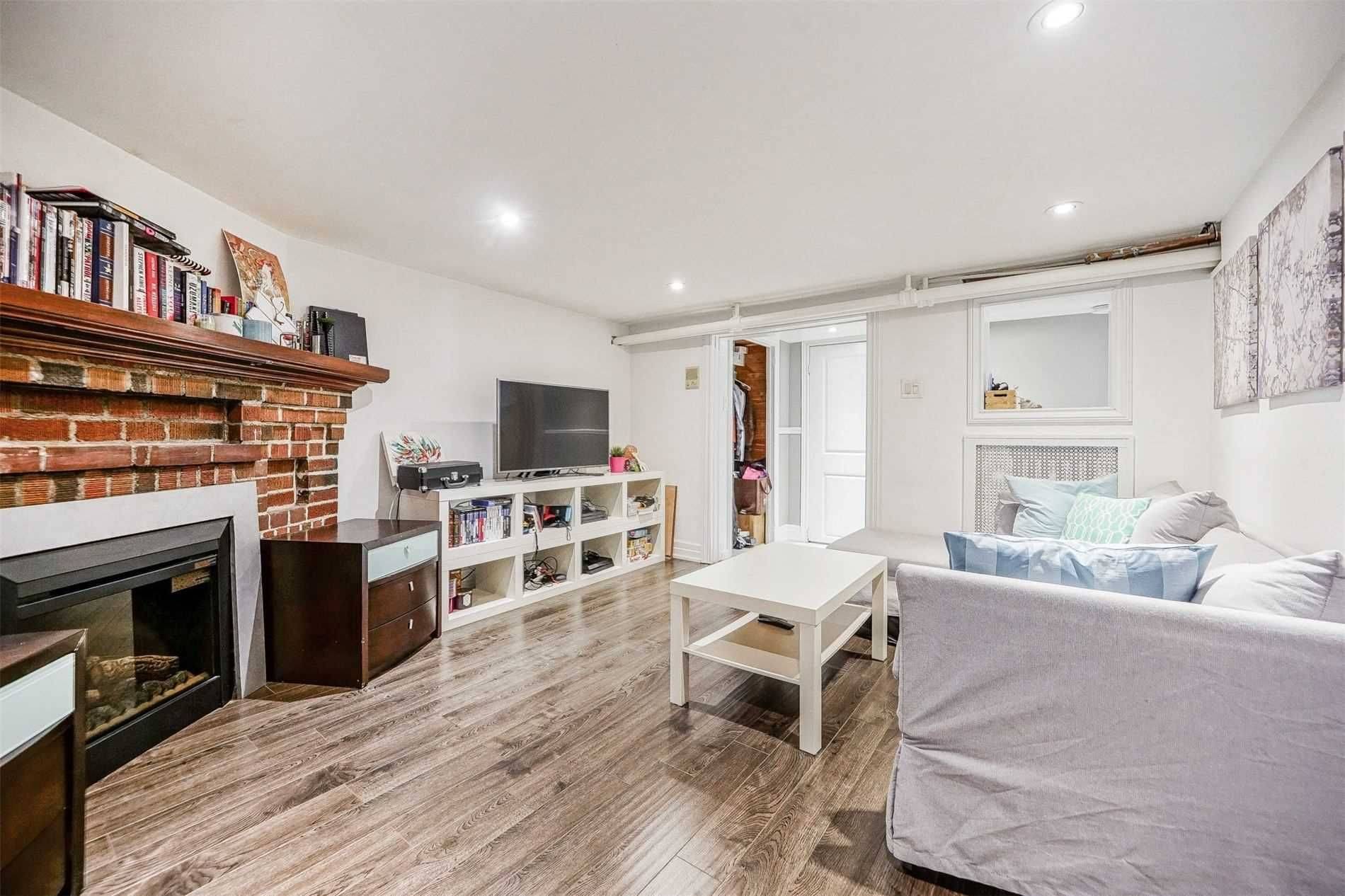 Toronto C04, ON M6C 3R7,3 Fairleigh CRES #Lower Level