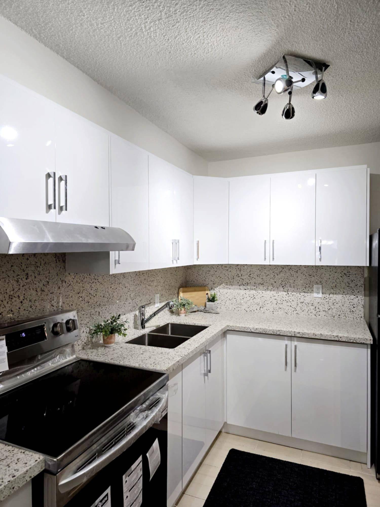 Toronto E07, ON M1S 3H2,4091 Sheppard AVE E #605