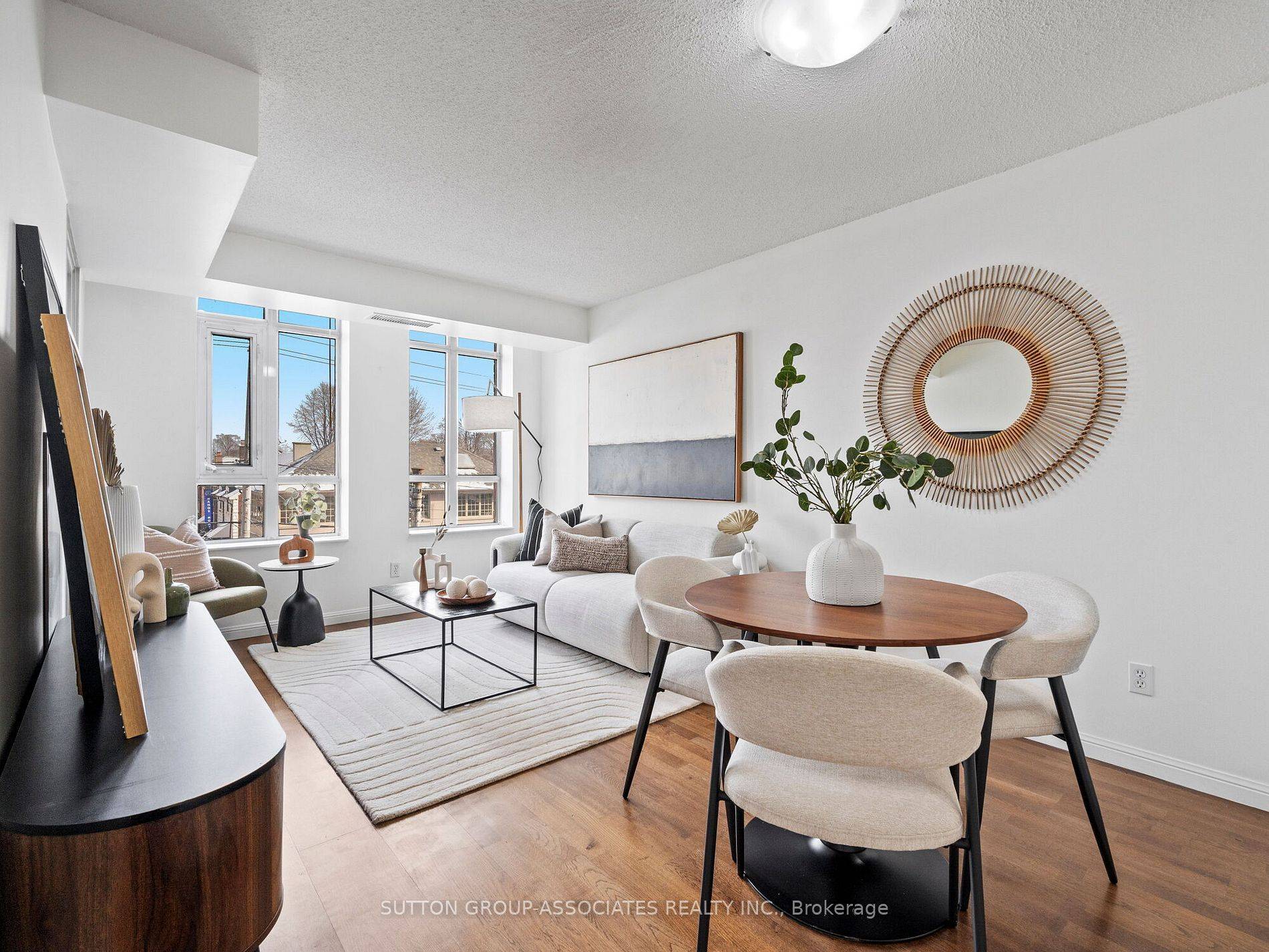 Toronto C10, ON M4P 3J9,900 Mount Pleasant RD #320