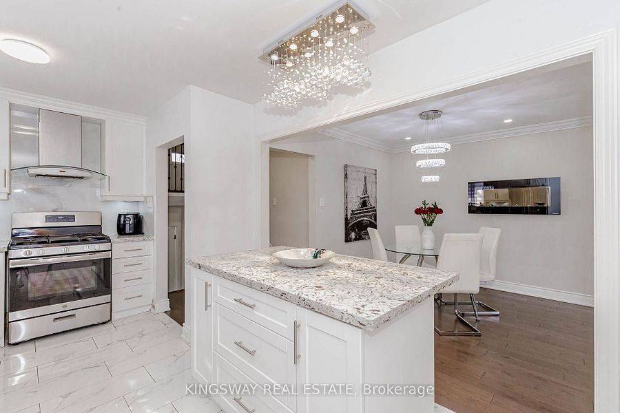 Mississauga, ON L4X 1P6,1395 Tyneburn CRES