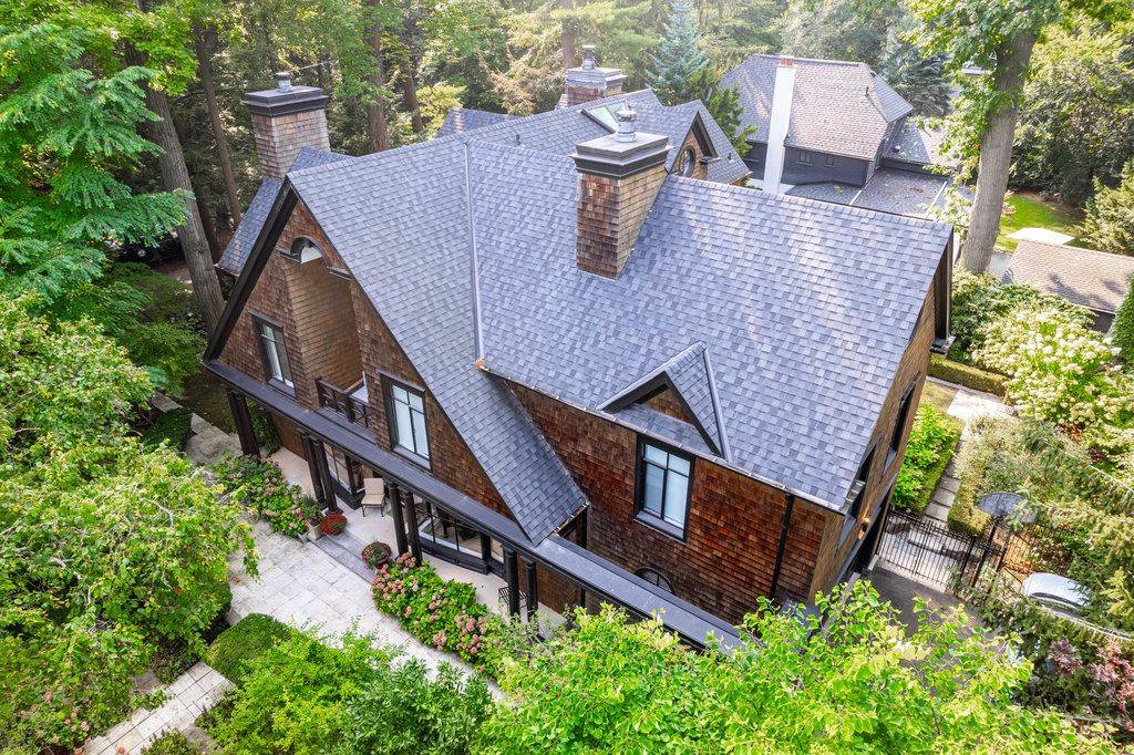 Mississauga, ON L5H 2Y3,905 Sangster AVE