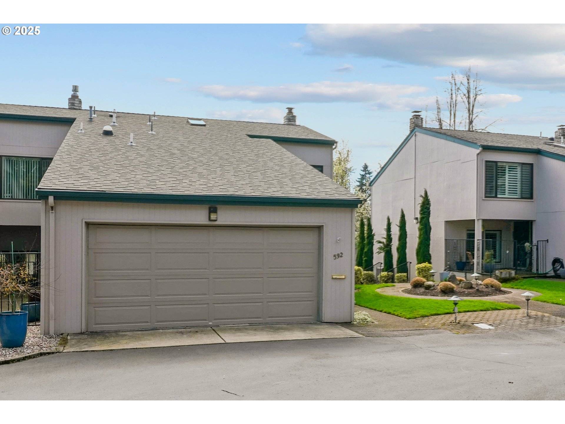 Salem, OR 97302,592 SALEM HEIGHTS AVE