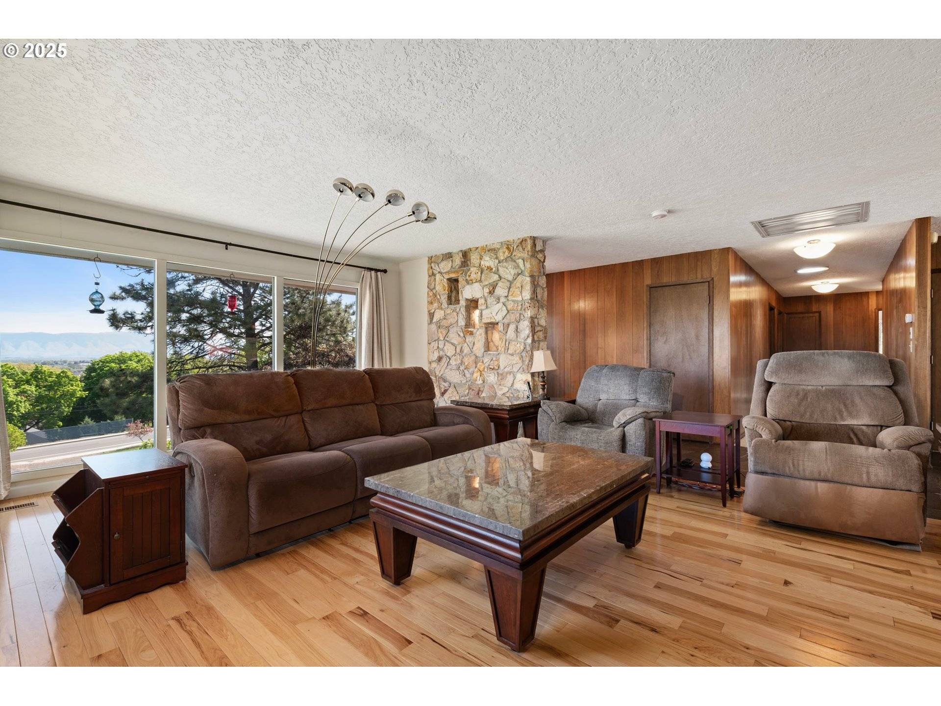 La Grande, OR 97850,708 S 12TH ST