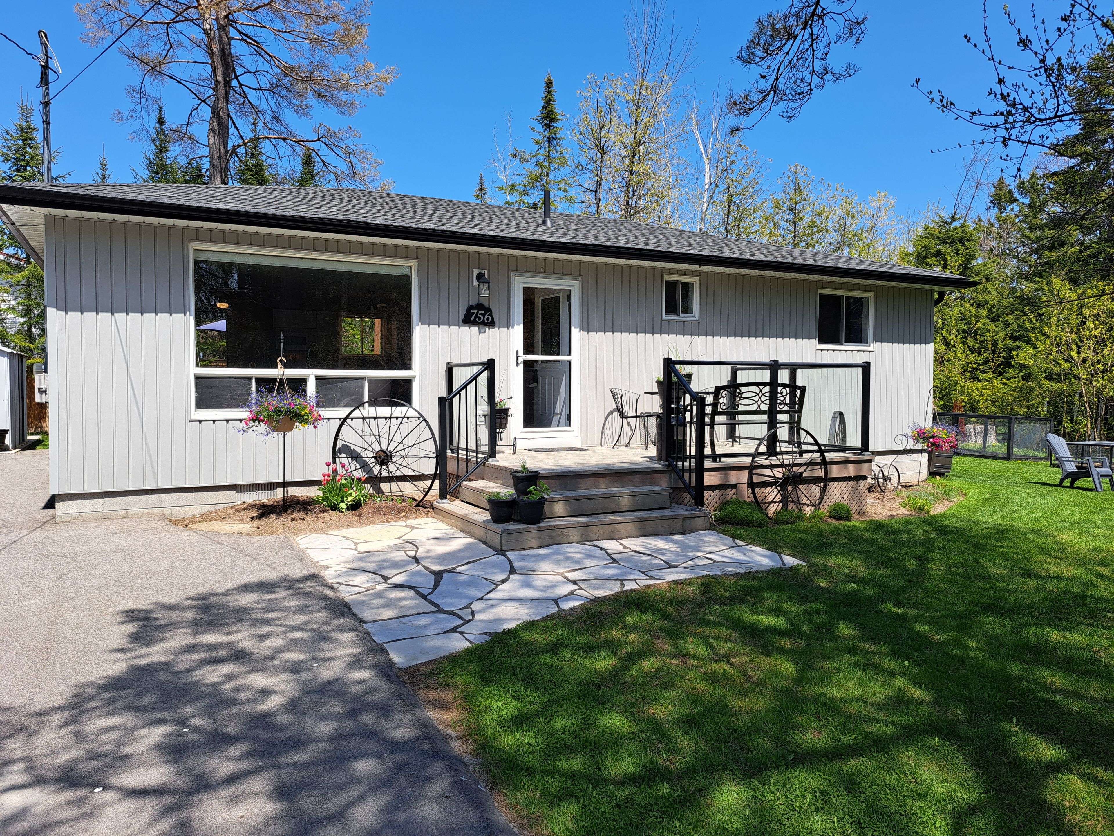 Innisfil, ON L9S 2E4,756 Roberts RD