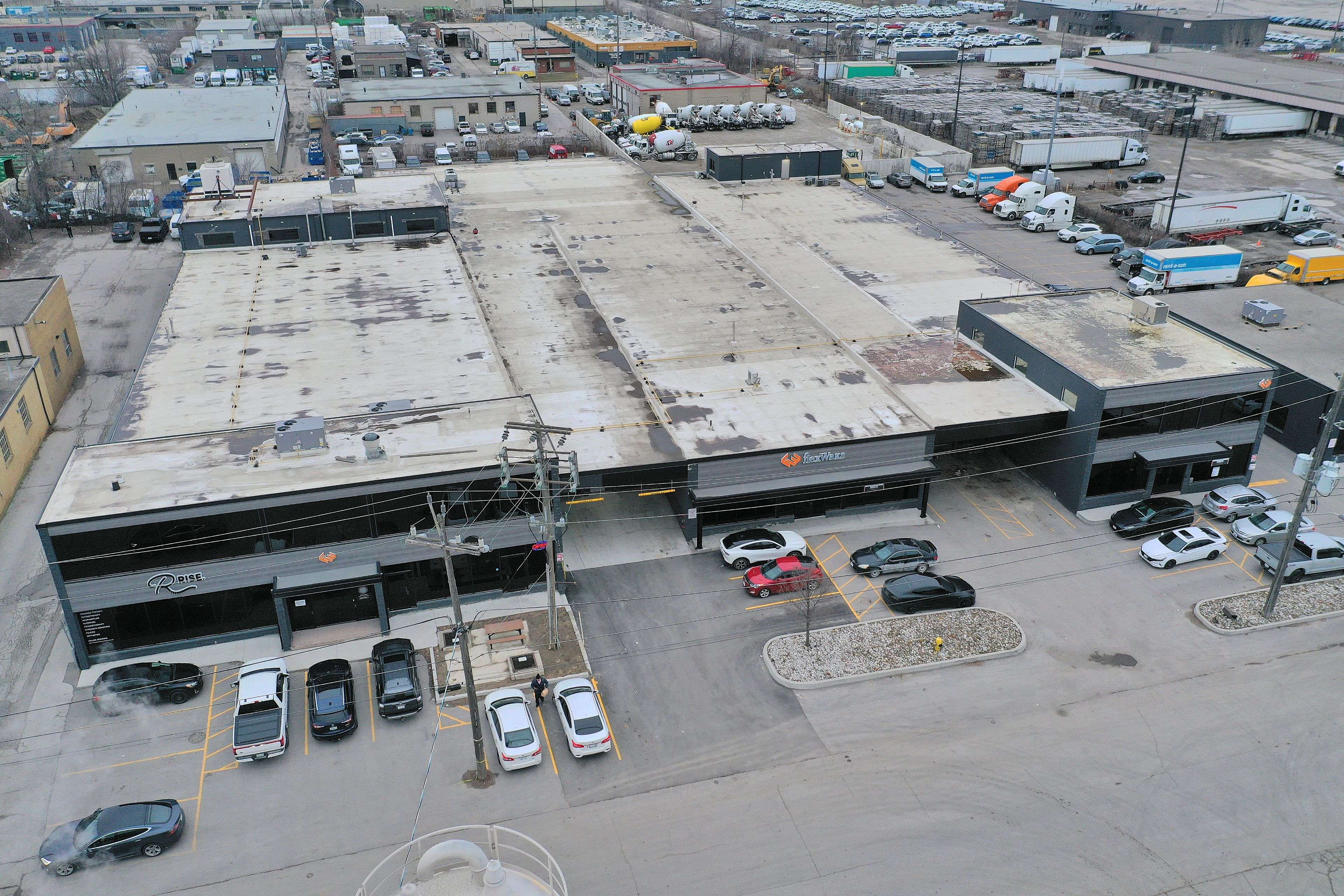 Toronto W08, ON M8Z 2L7,16-18- 20 Newbridge RD