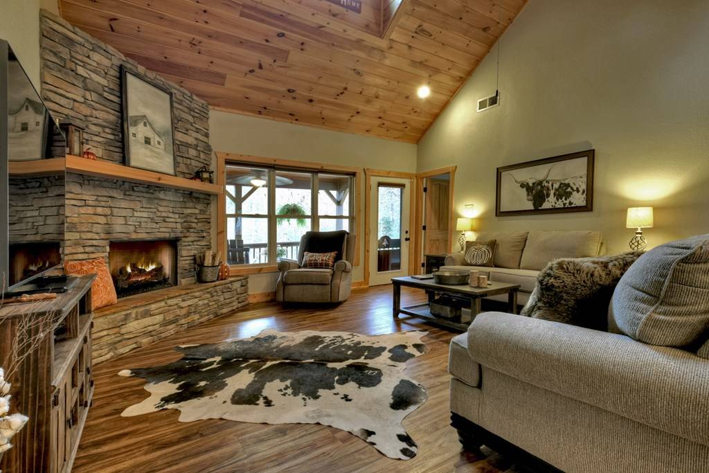 Morganton, GA 30560,36 Rustic Barn Trail