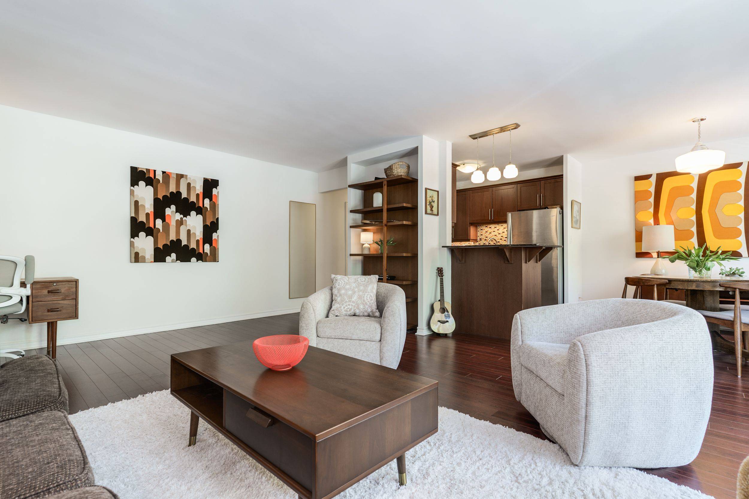 Toronto W04, ON M6M 2M6,60 Gulliver RD #205