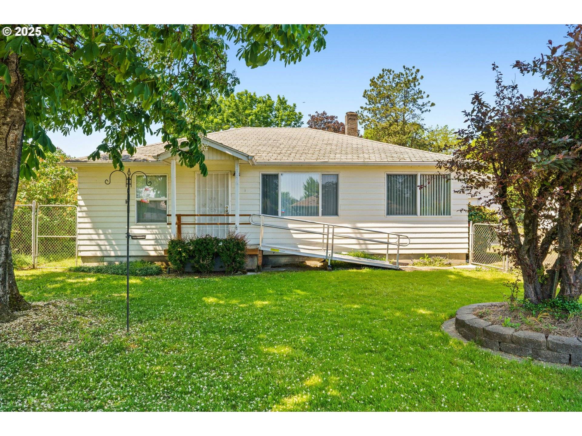 Springfield, OR 97477,2386 CLEAR VUE LN