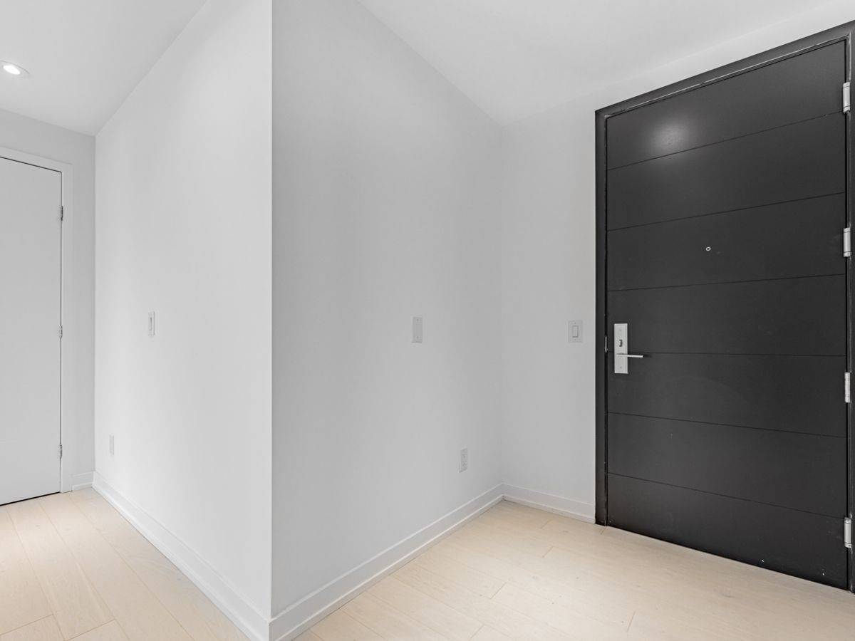 Toronto C01, ON M5G 0C1,488 University AVE #5202