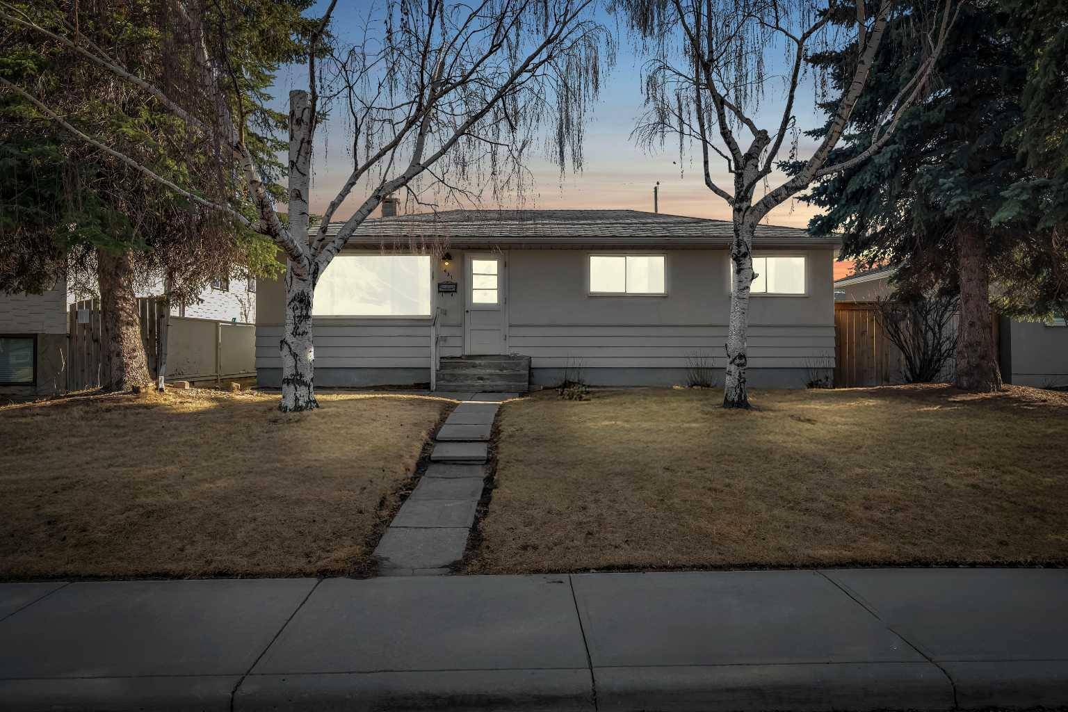 Calgary, AB T2E 2K3,631 34 AVE NE