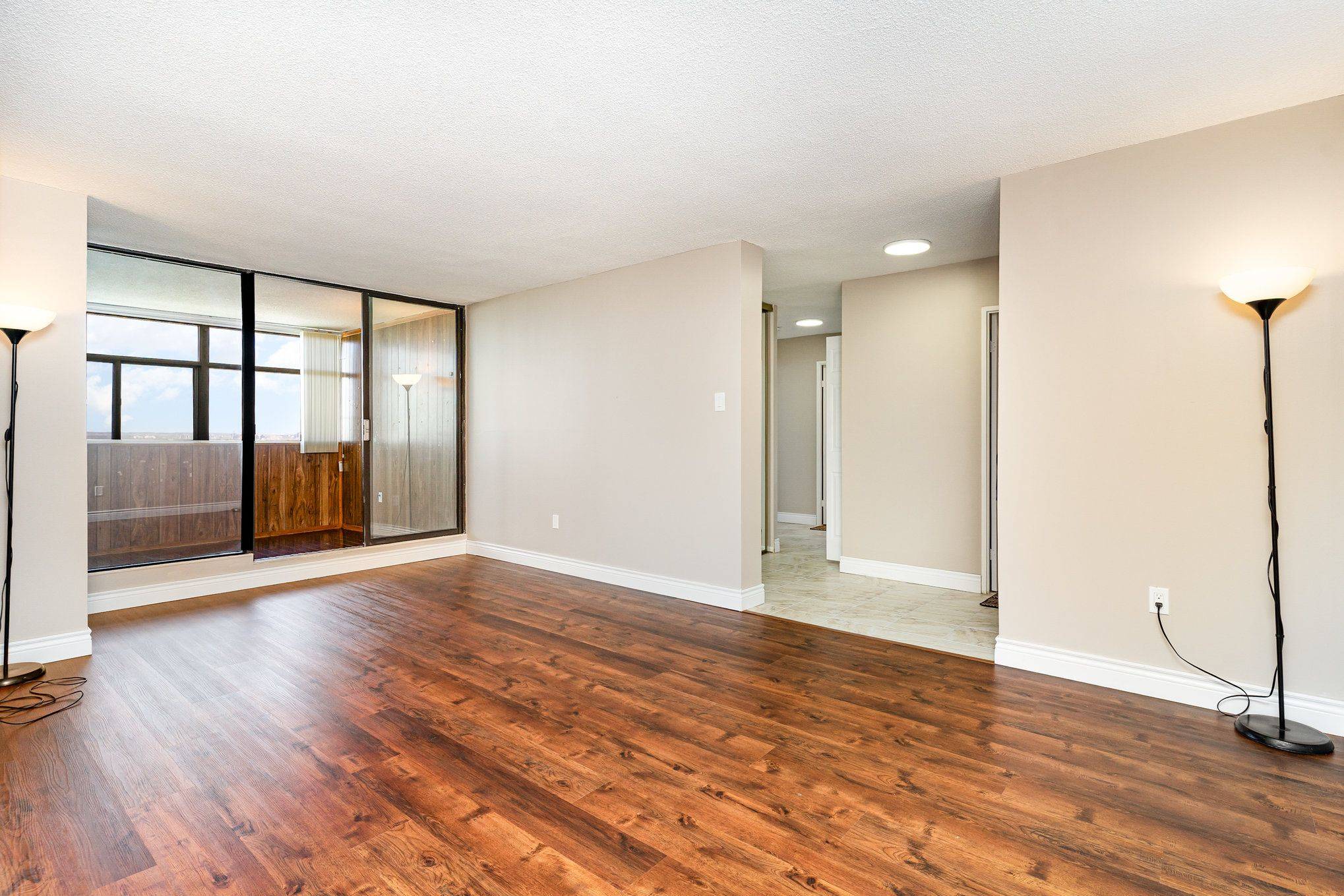 Toronto C07, ON M2R 3N1,100 Antibes DR #2408