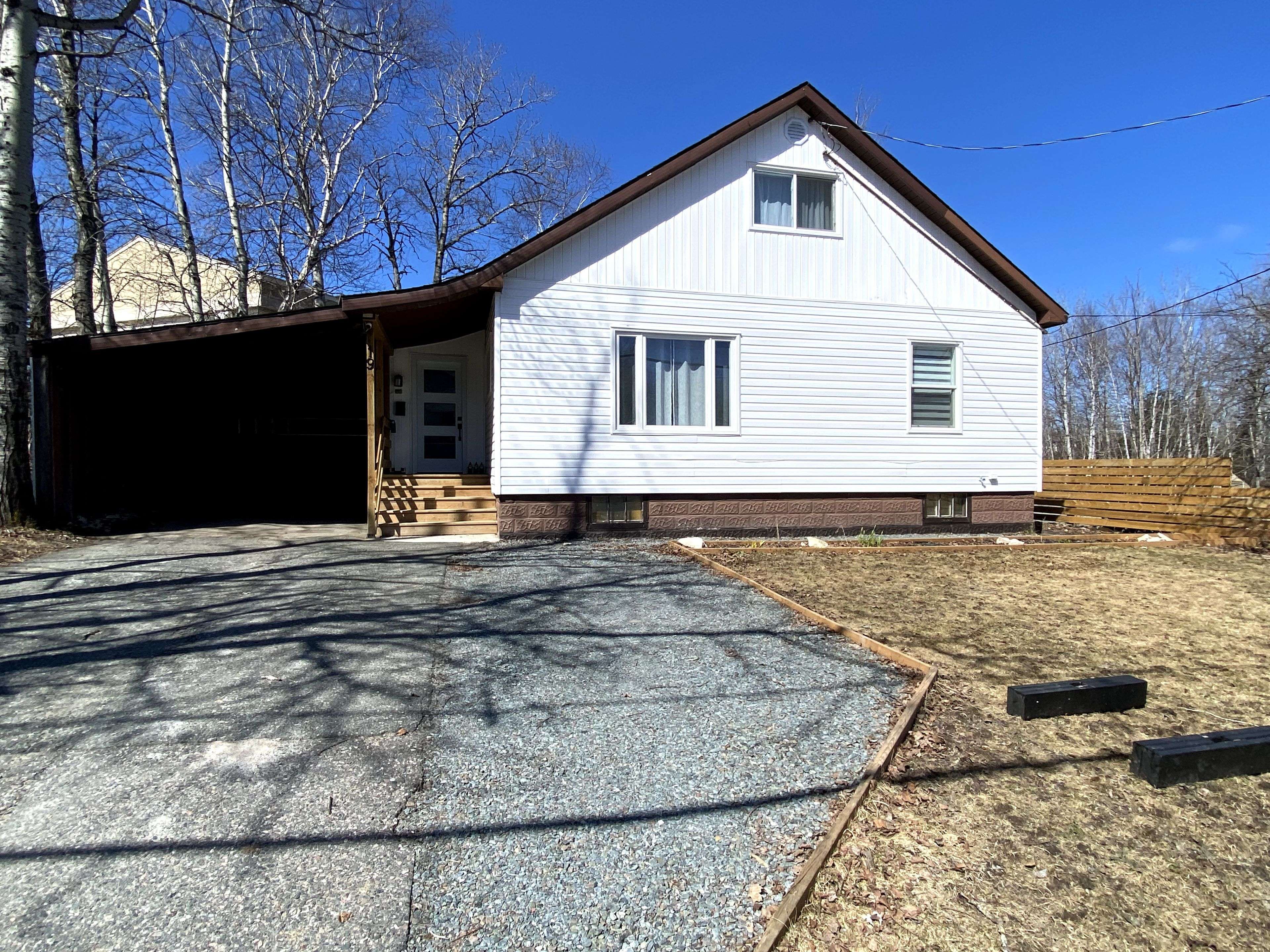 Kirkland Lake, ON P2N 3H2,19 Station RD S
