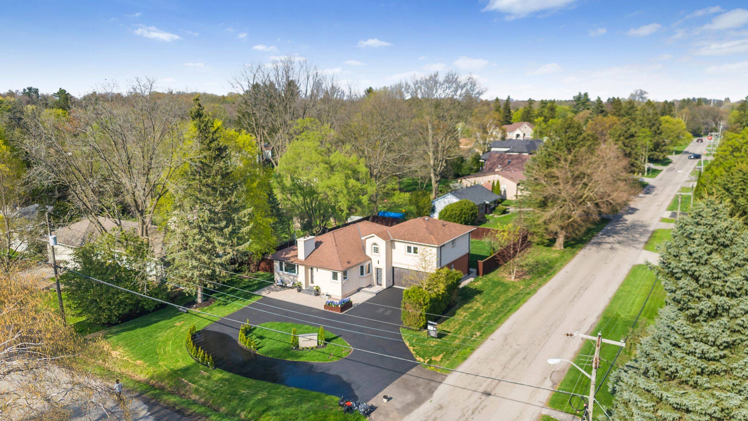 Hamilton, ON L9G 2K3,347 Mapledene DR
