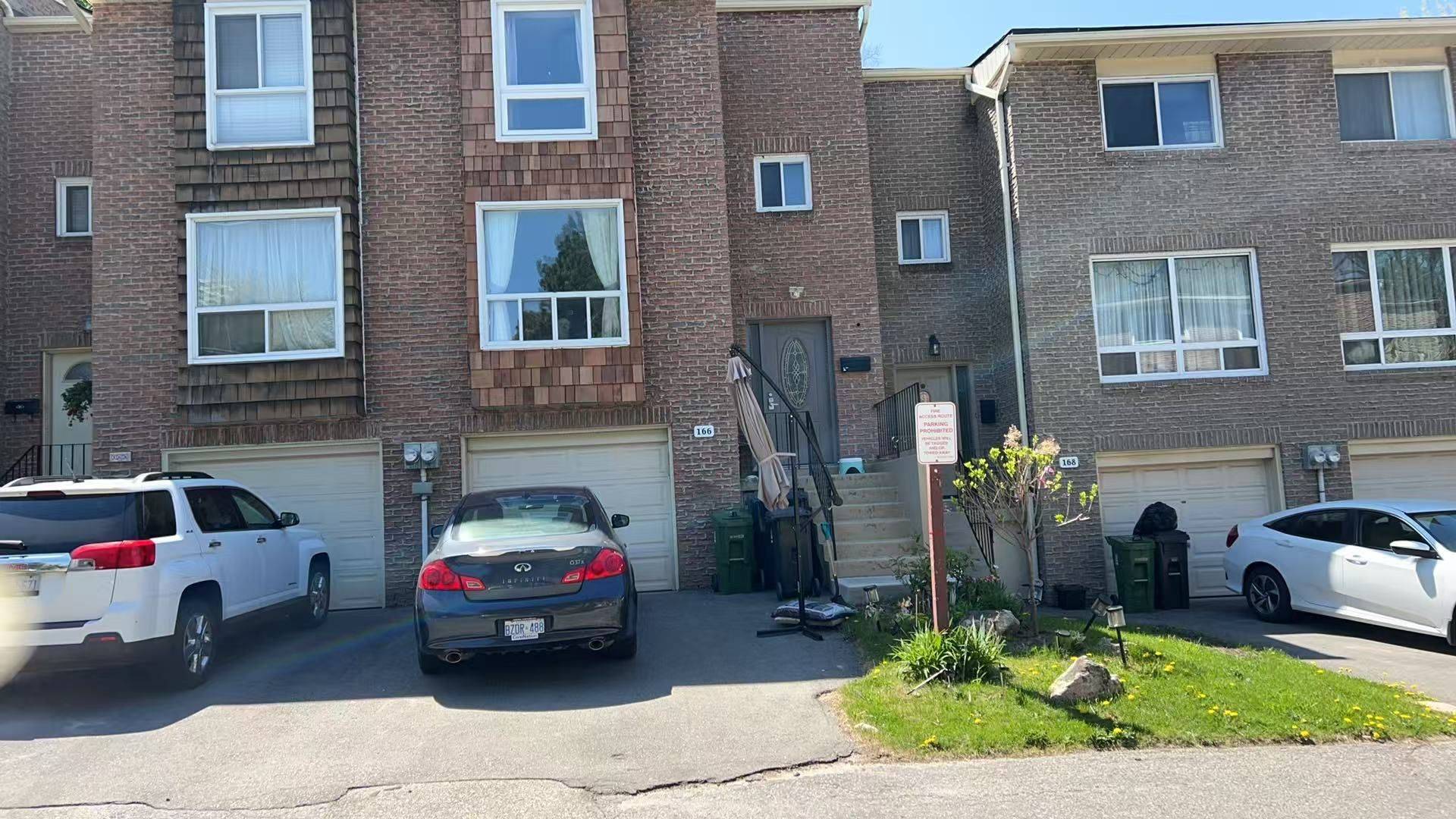Toronto C15, ON M2J 2Y6,166 Rusty Crestway N/A