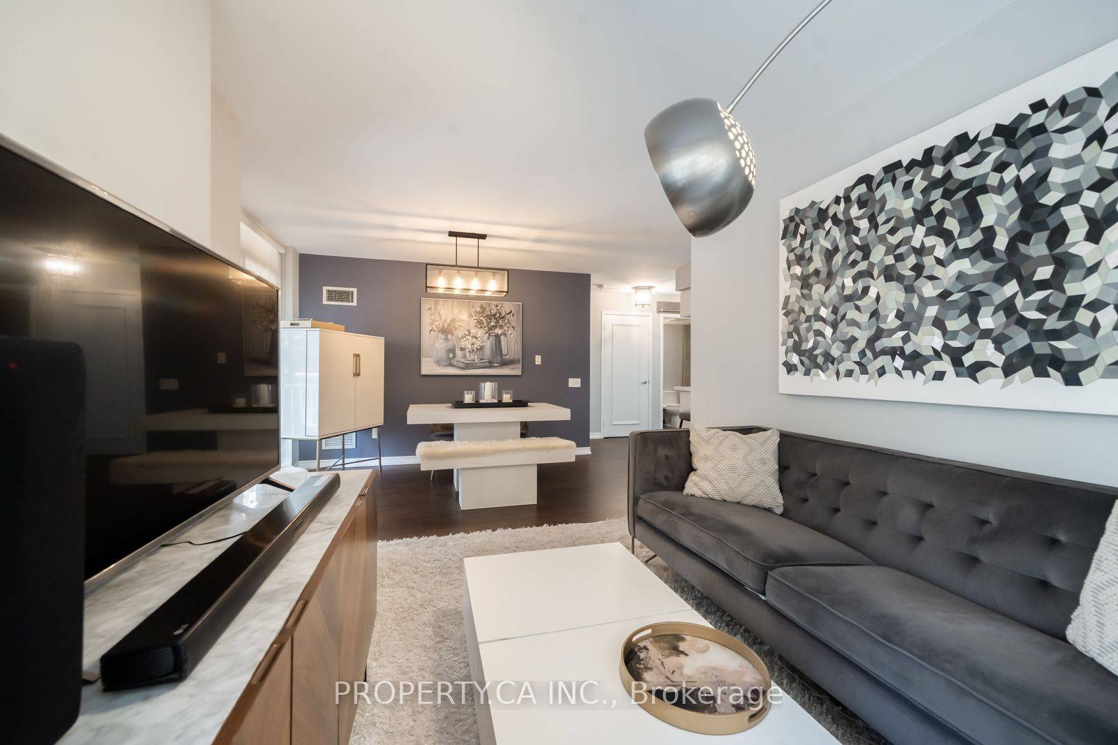 Toronto C02, ON M4V 1M1,60 St Clair AVE W #202