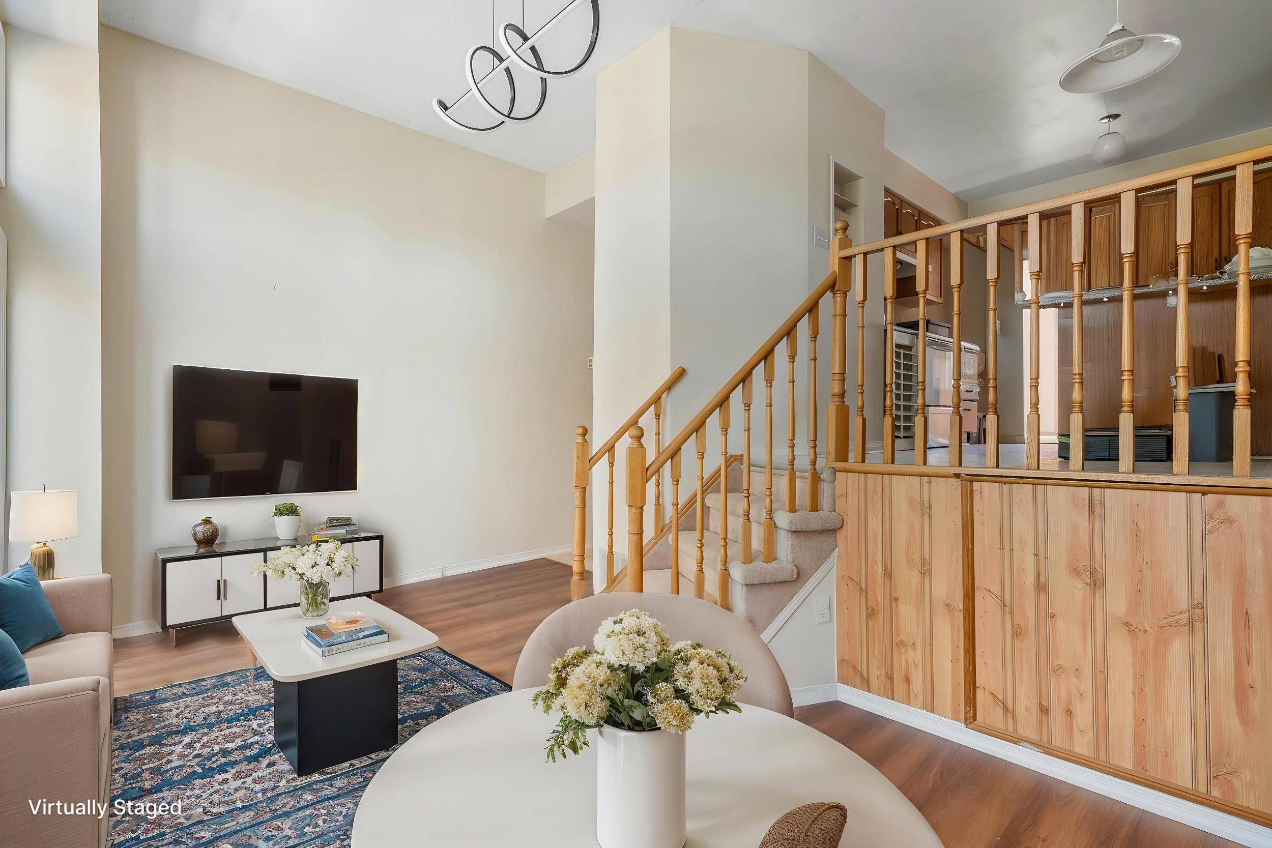 Newmarket, ON L3Y 8M8,353 Riddell CT #2