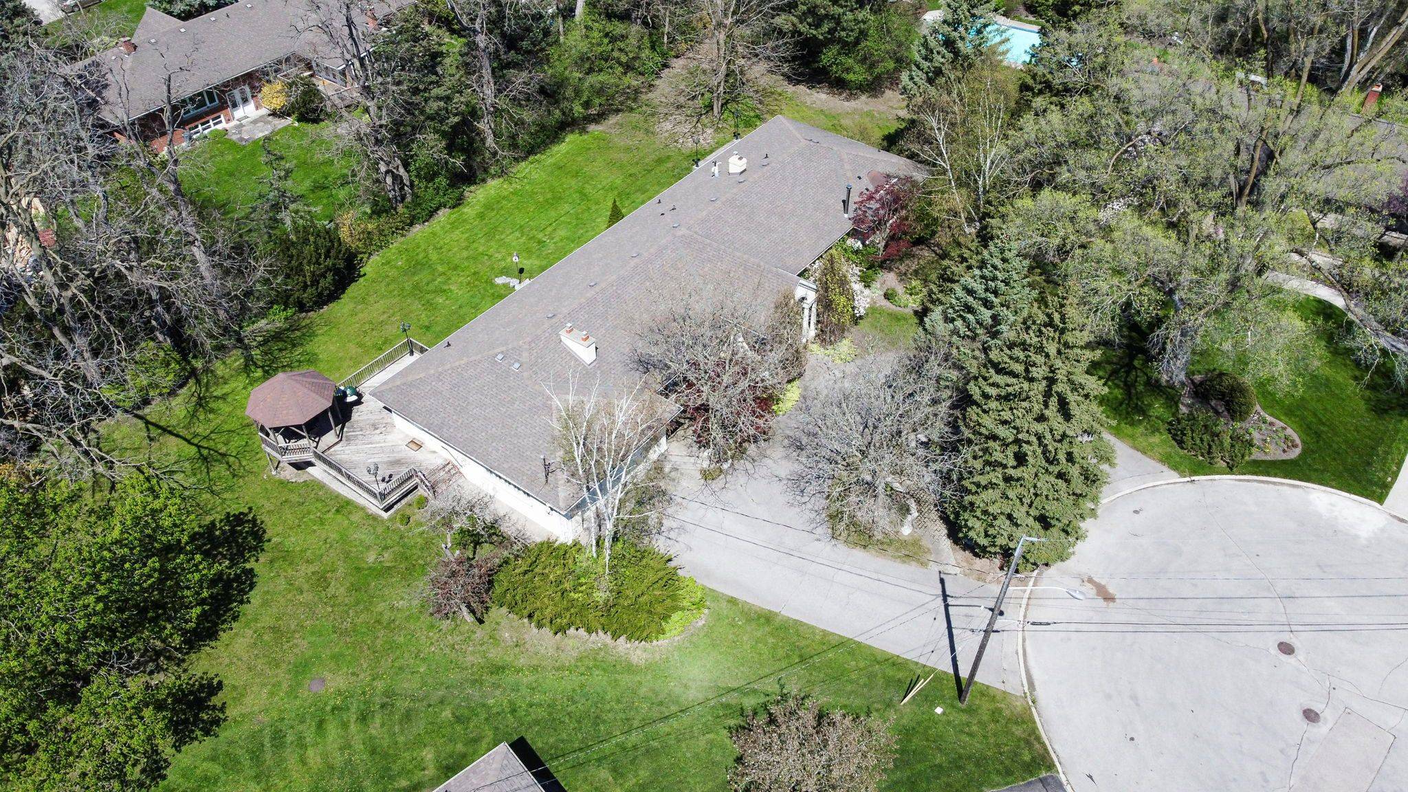Toronto C13, ON M3B 1V4,7 Purling PL