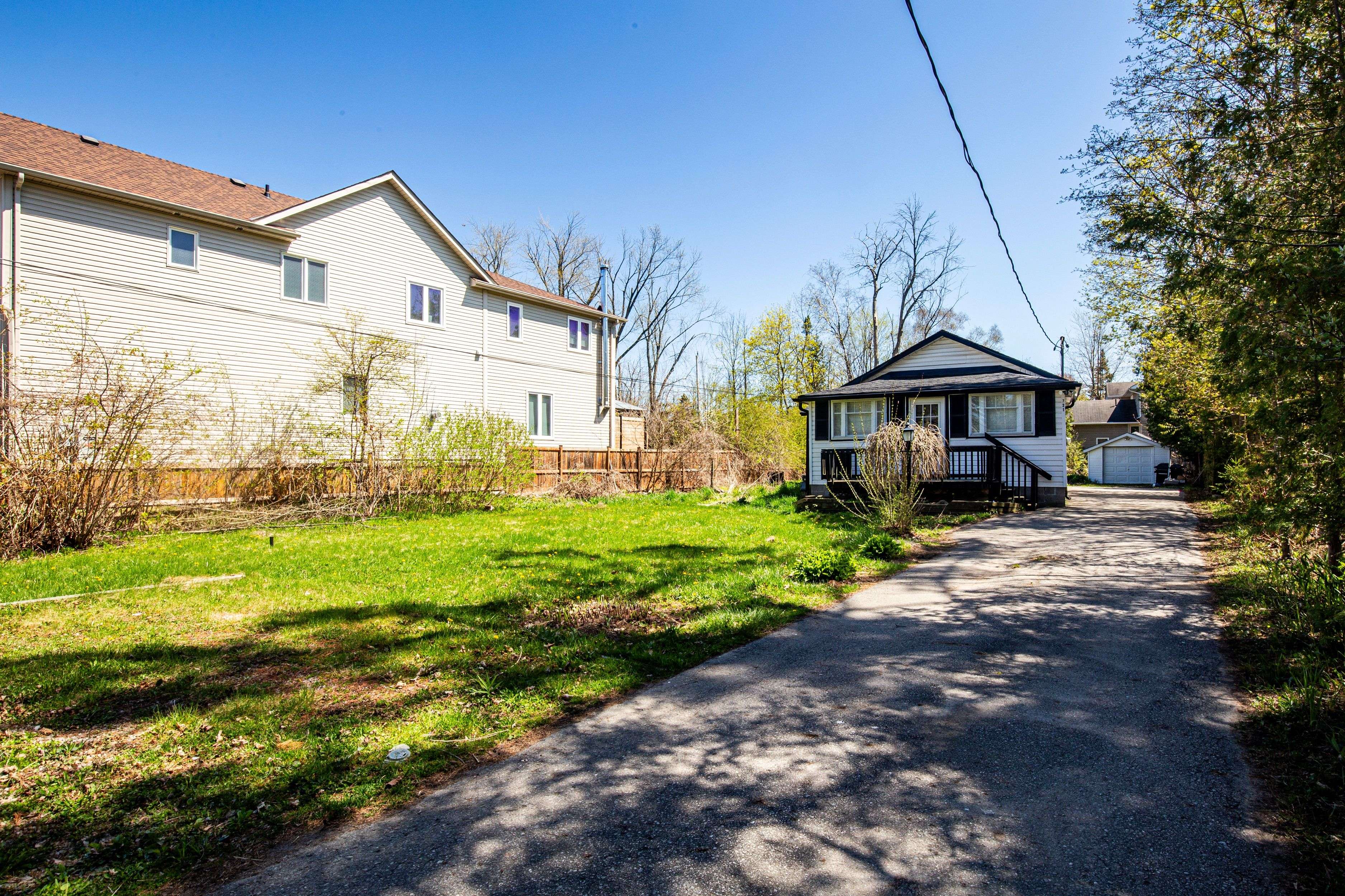 Innisfil, ON L9S 3X9,721 9th Line E