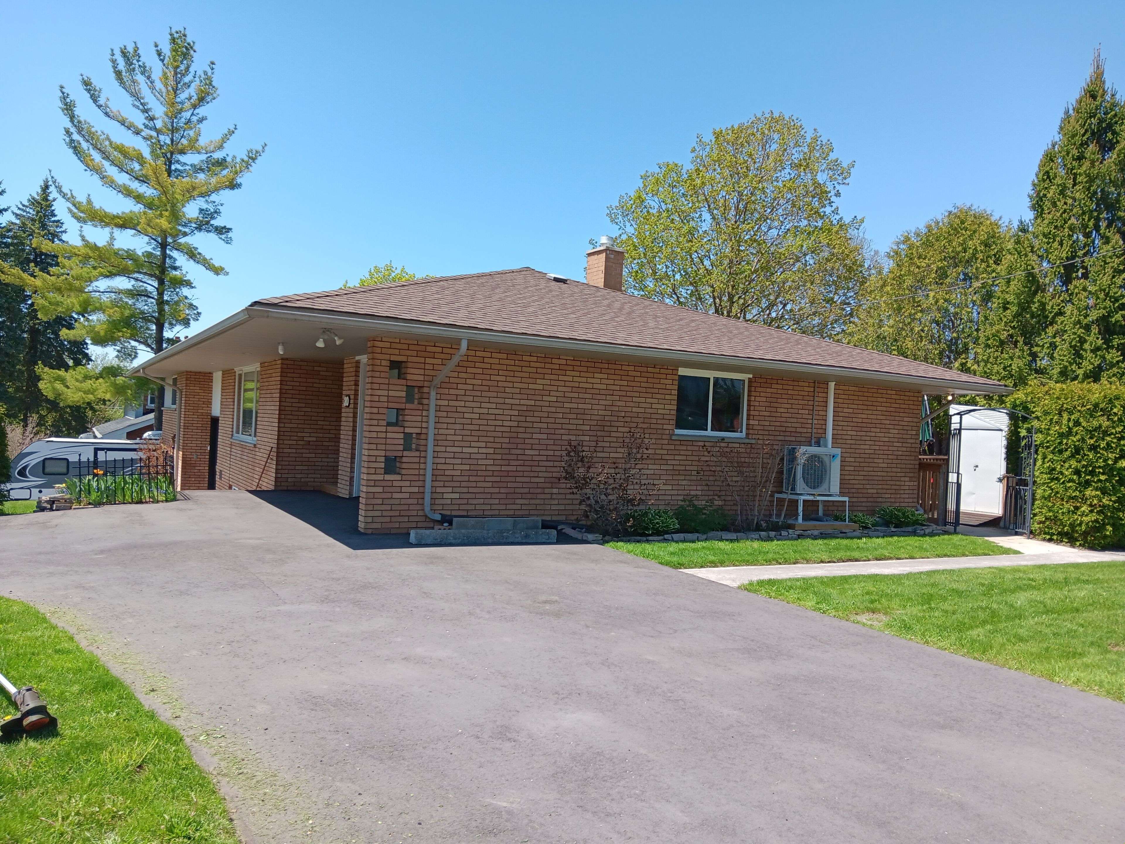 Hanover, ON N4N 1G2,30 7 TH ST #30