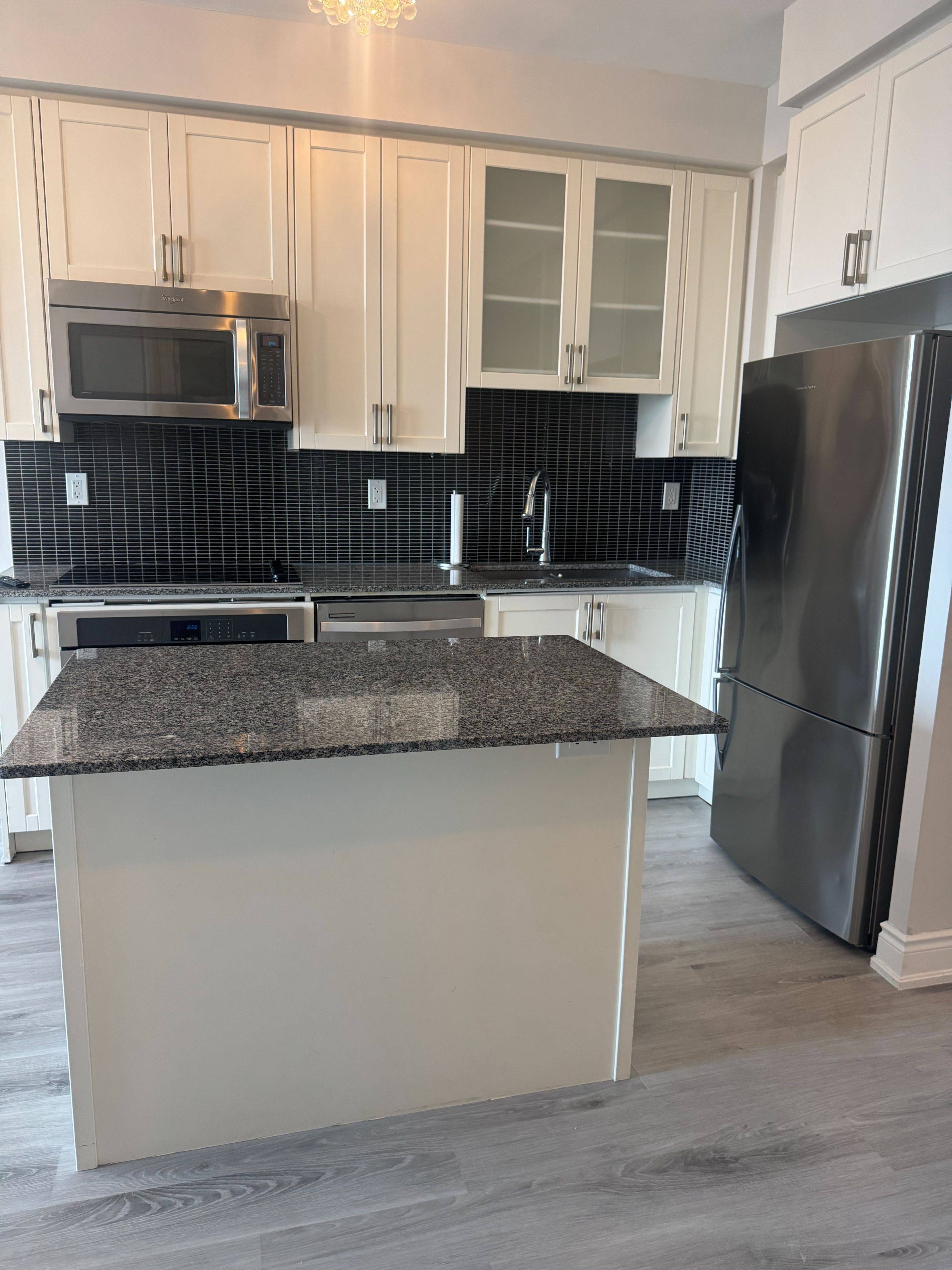 Richmond Hill, ON L4C 0Z1,9090 yonge ST #1007
