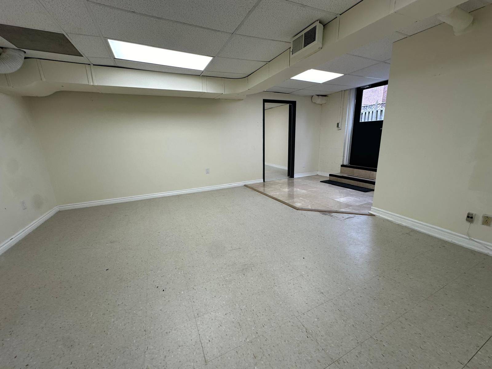 Toronto E07, ON M1S 3V8,4865 Sheppard AVE E #10 - (Lower, Rear)