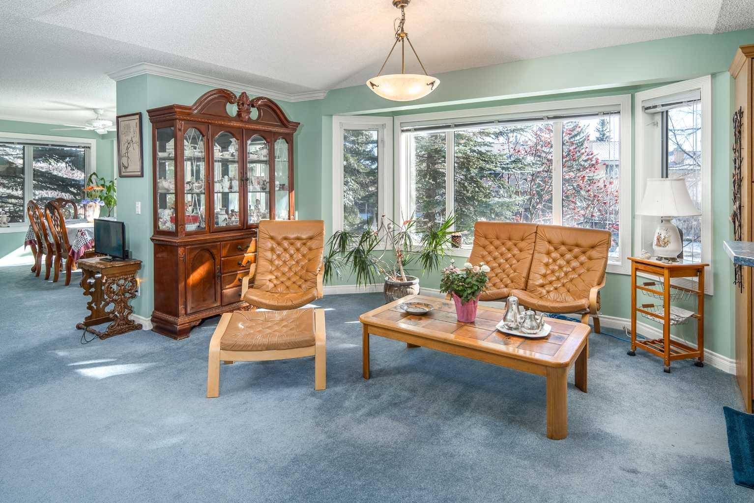 Calgary, AB T3H 4K9,321 Patina CT SW