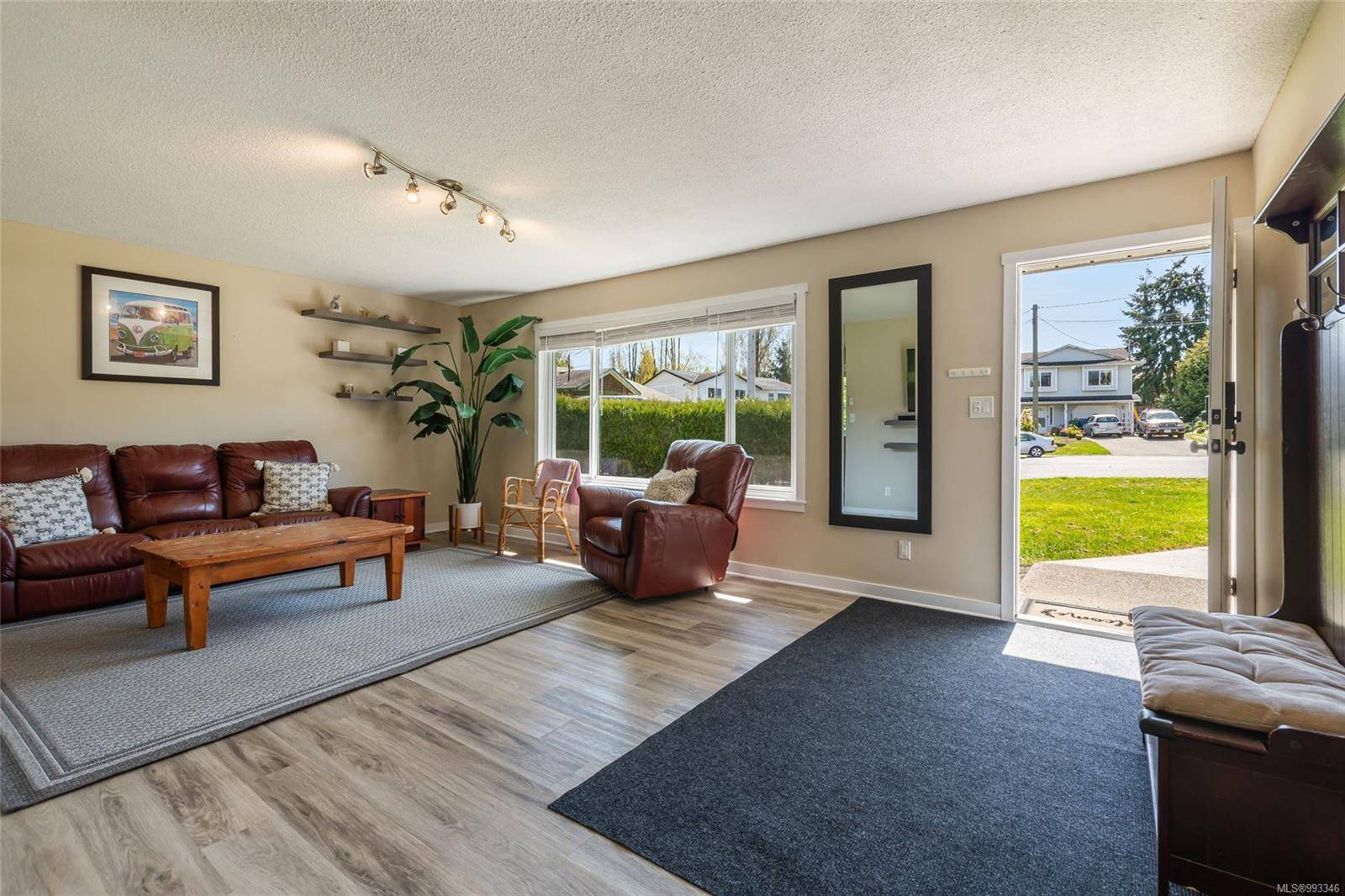 Nanaimo, BC V9R 6H3,720 McBride Pl