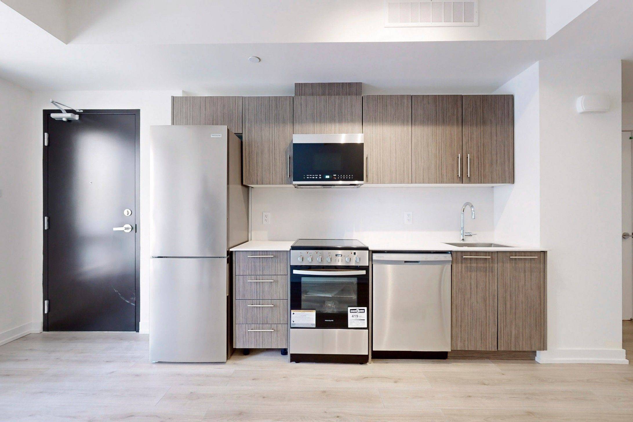 Toronto C06, ON M3H 0E8,871 Sheppard AVE W #42