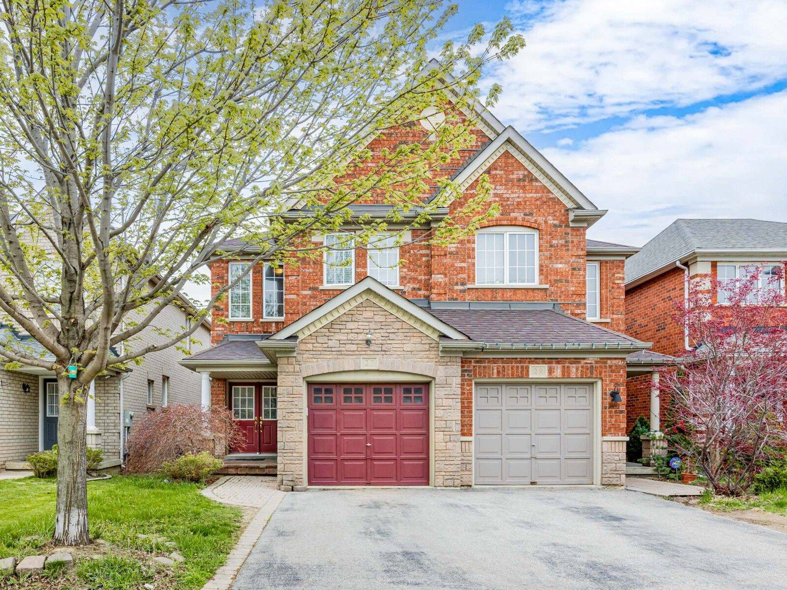 Vaughan, ON L4K 5J2,27 Tuscana BLVD