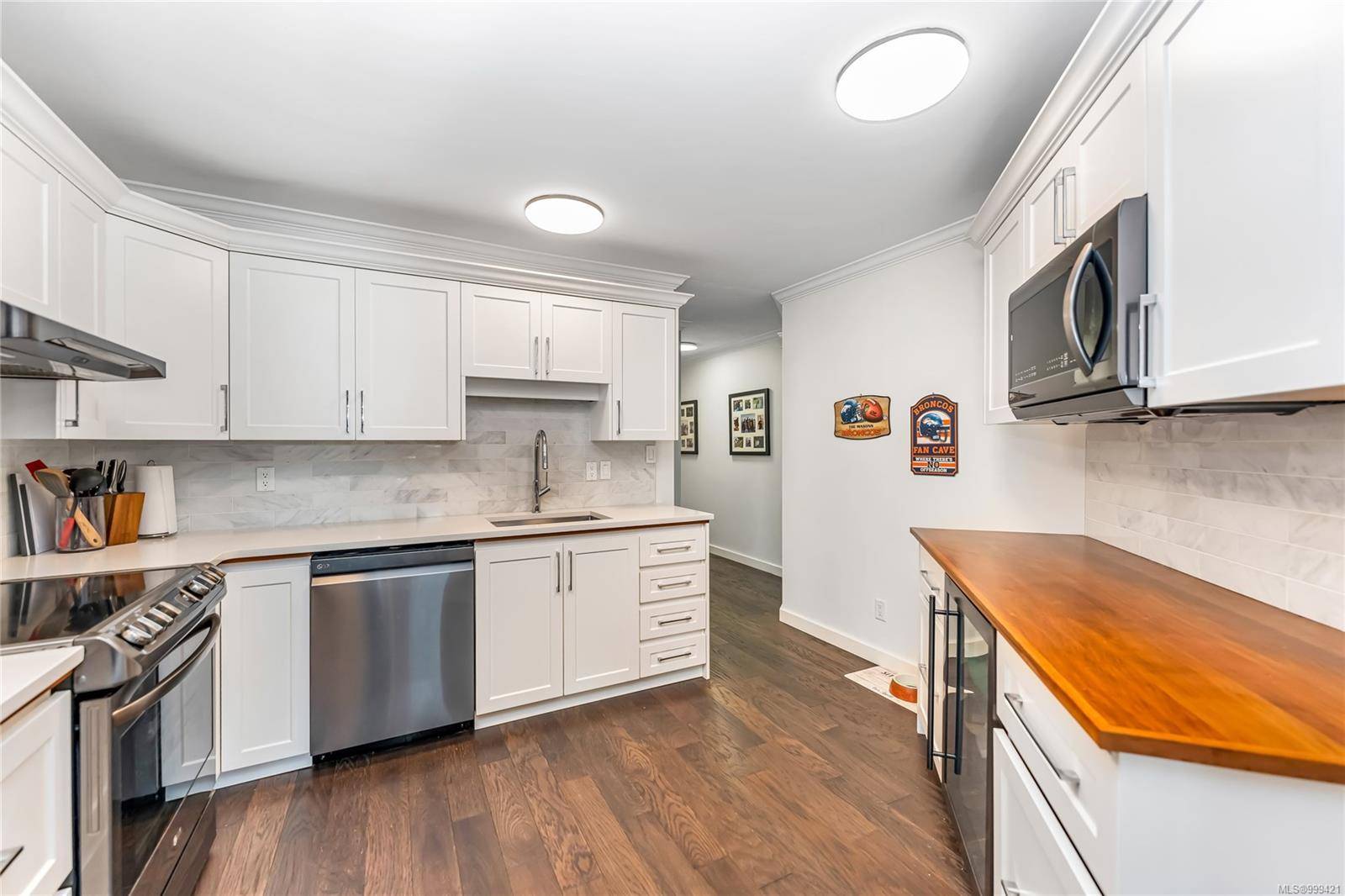 Saanich, BC V9A 1L8,40 Gorge Rd W #102