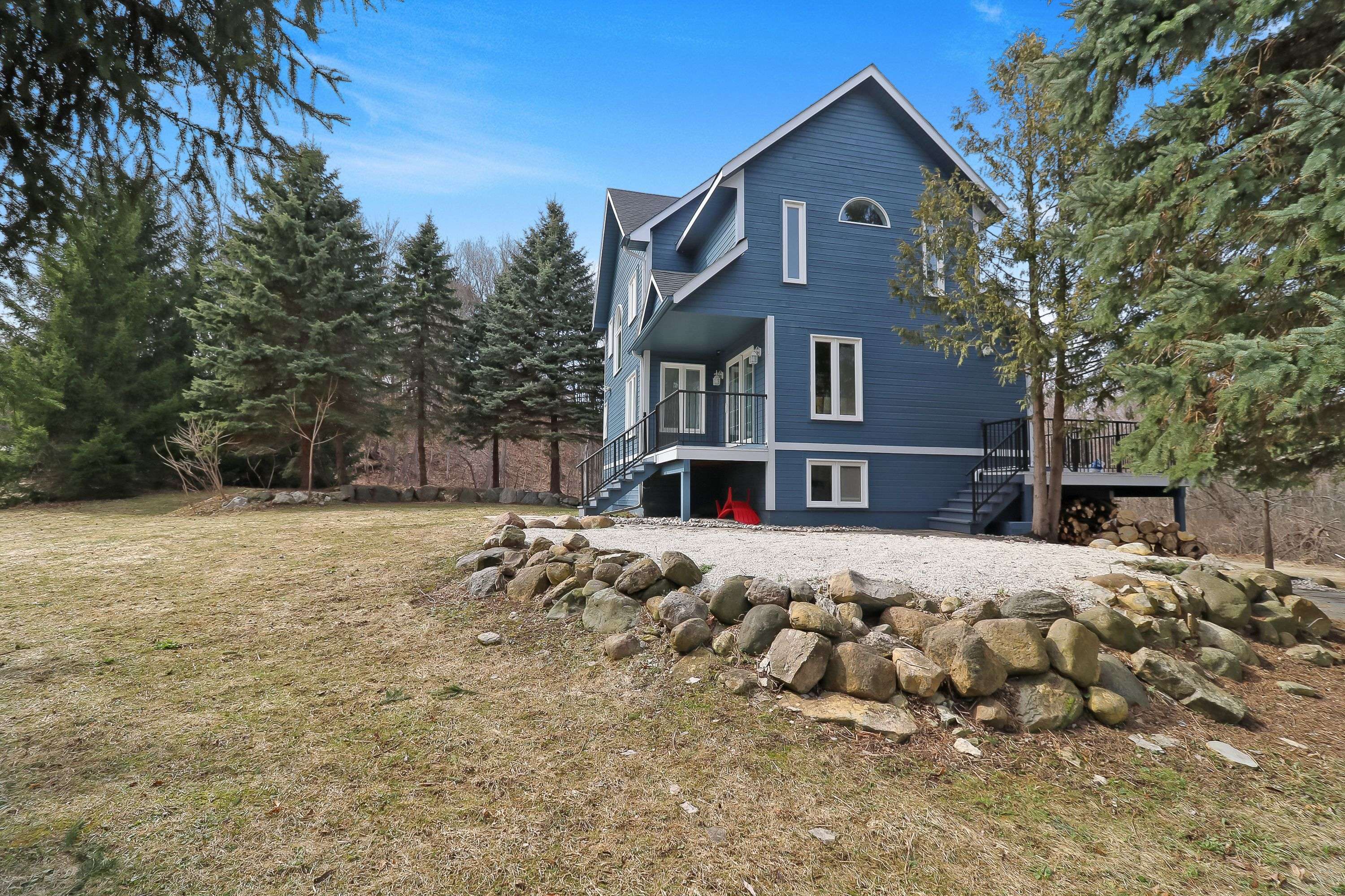 Blue Mountains, ON L9Y 0K6,689667 Monterra RD