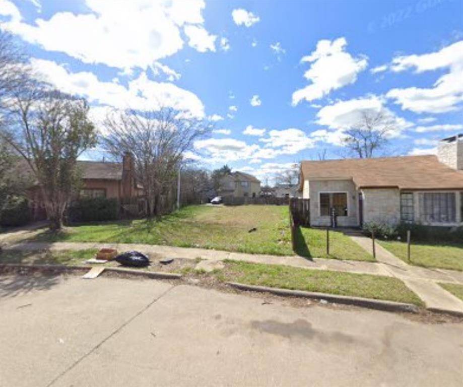 Dallas, TX 75217,10356 Tamworth Drive