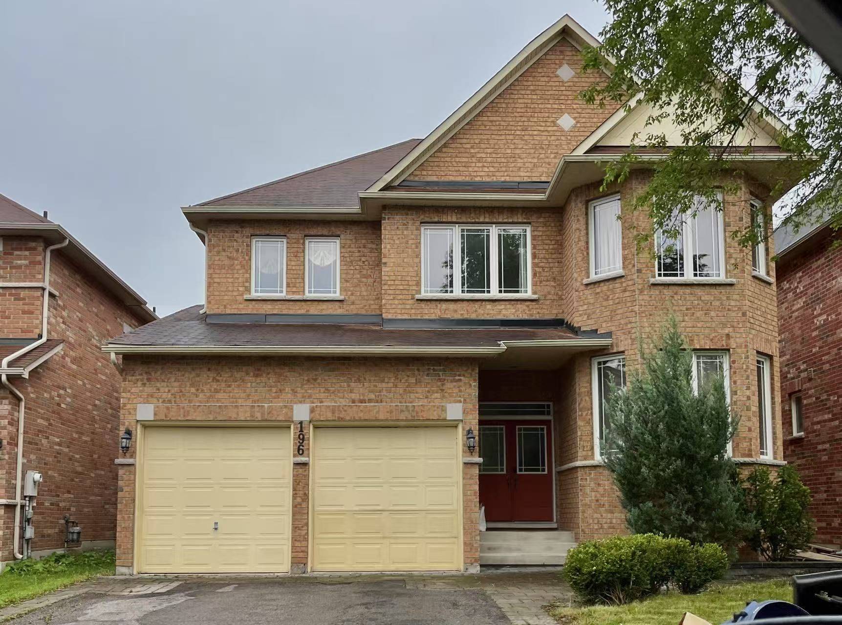 Aurora, ON L4G 0E9,196 Ivy Jay CRES