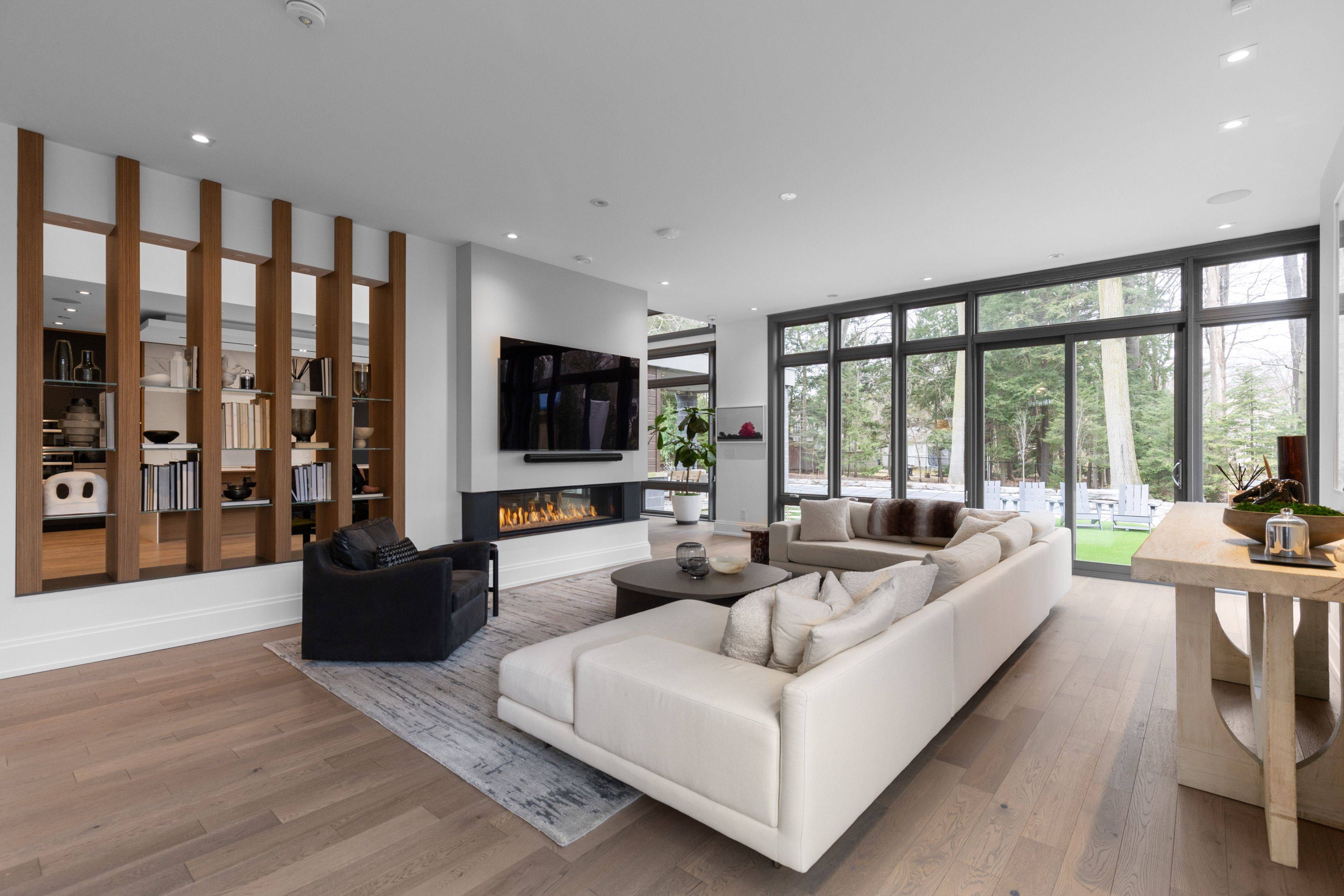 Mississauga, ON L5G 2J1,267 Kenollie AVE