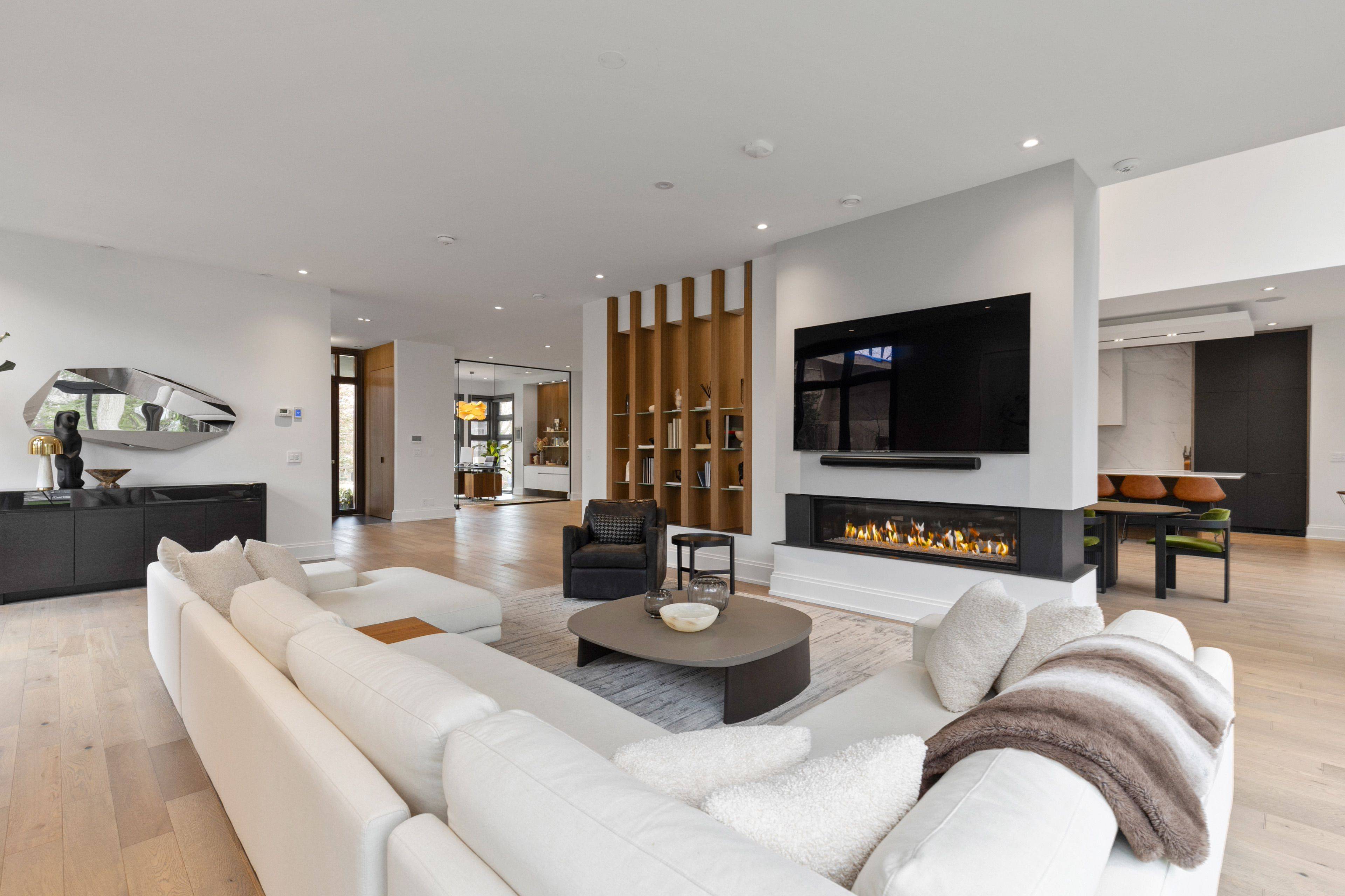 Mississauga, ON L5G 2J1,267 Kenollie AVE