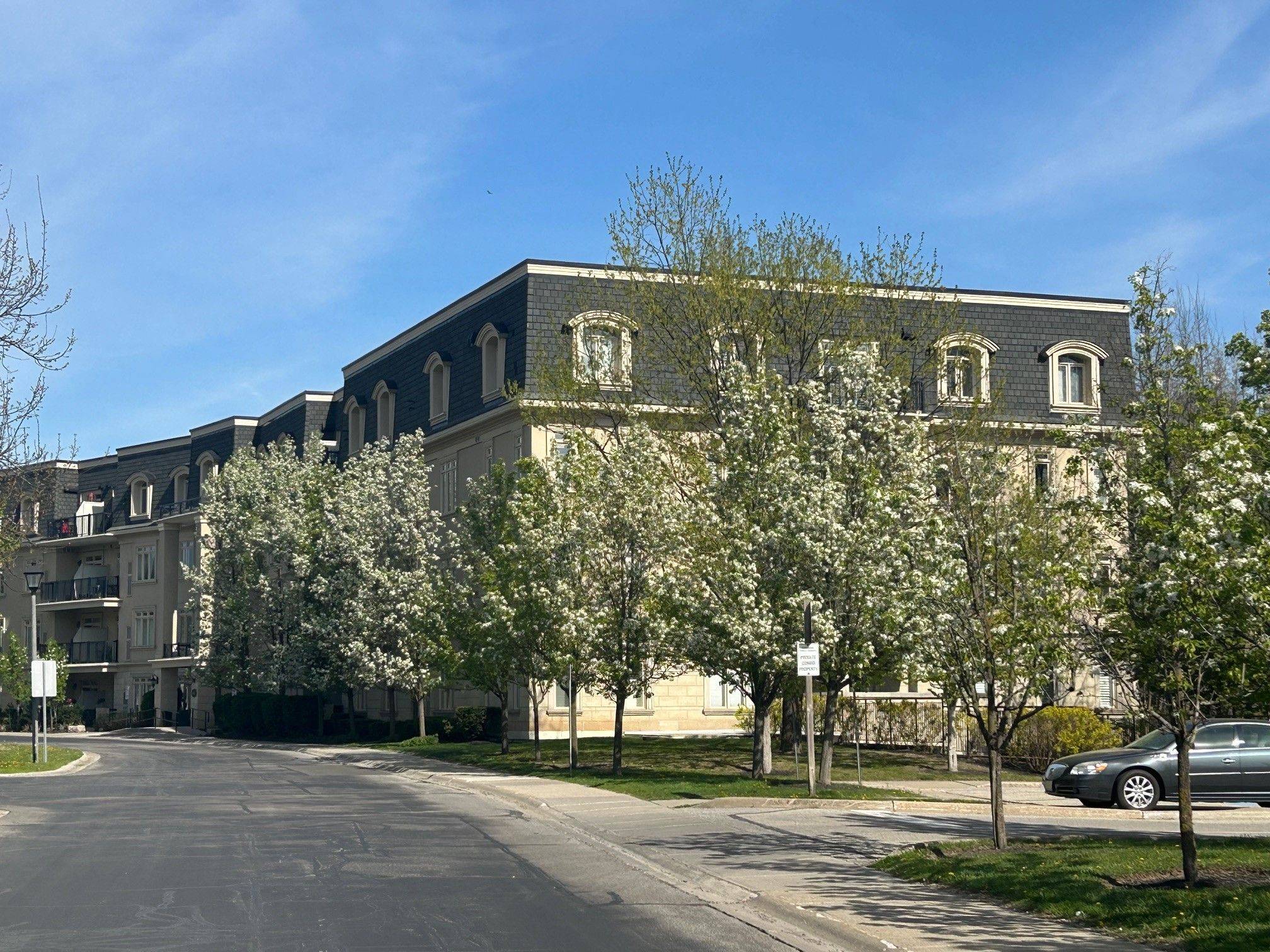 Milton, ON L9T 6A1,443 Centennial Forest DR #303
