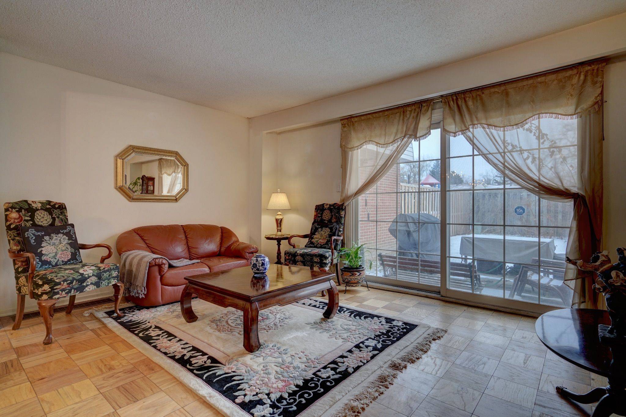 Mississauga, ON L5A 3M4,3175 Kirwin AVE #47