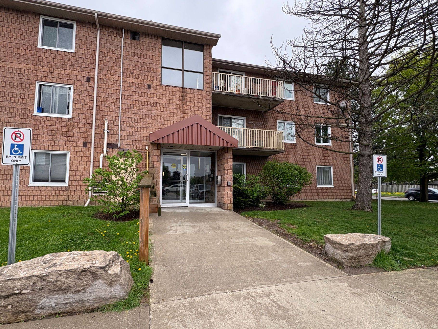 London South, ON N6E 1X9,1584 Ernest AVE #210