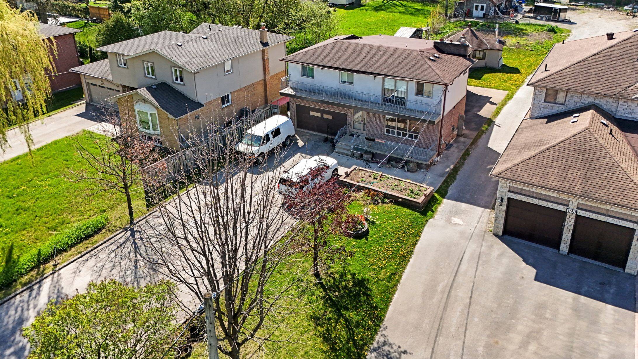Richmond Hill, ON L4E 3H5,197 Douglas RD
