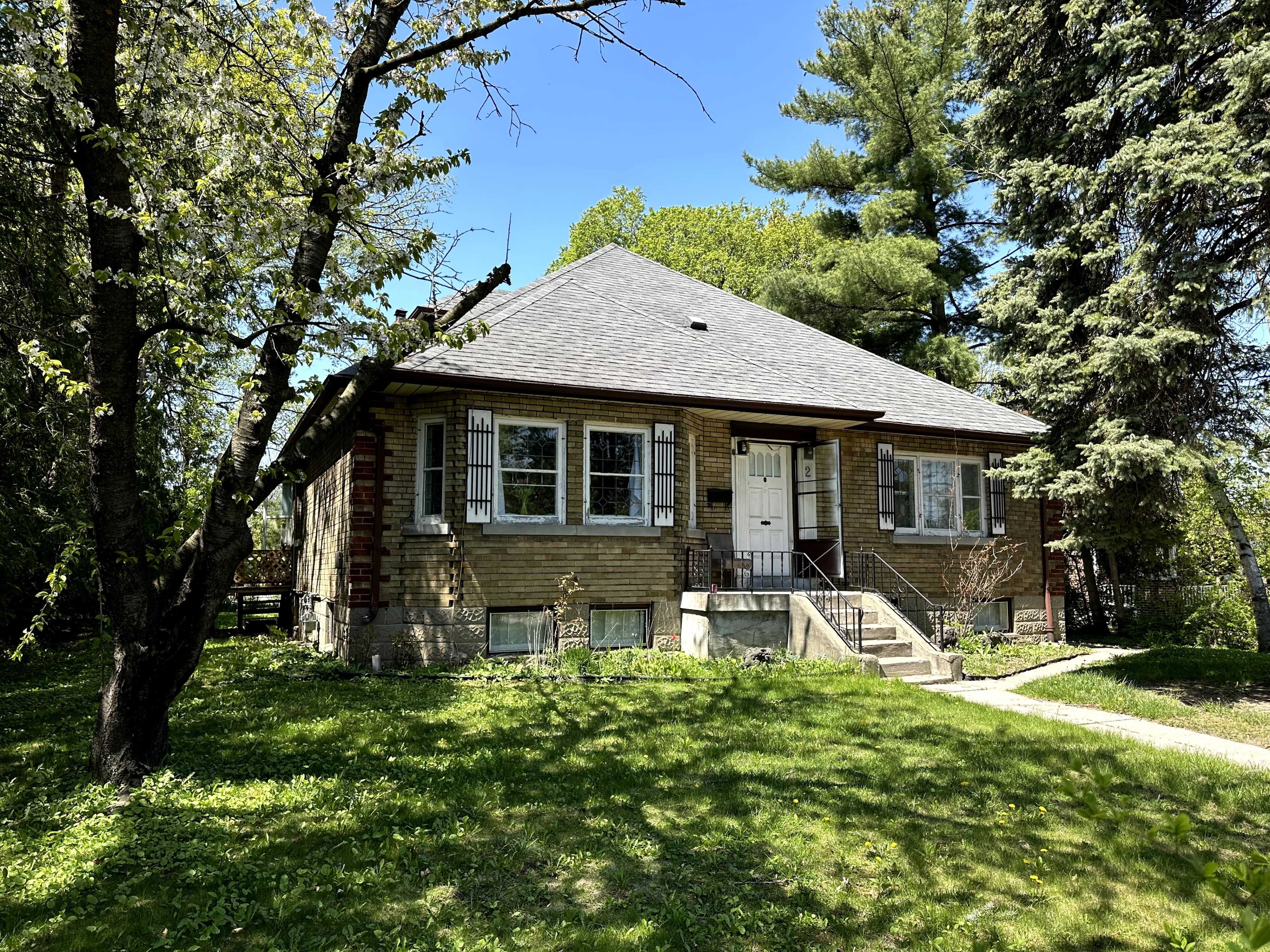 Toronto W08, ON M9B 4C7,2 Botfield AVE
