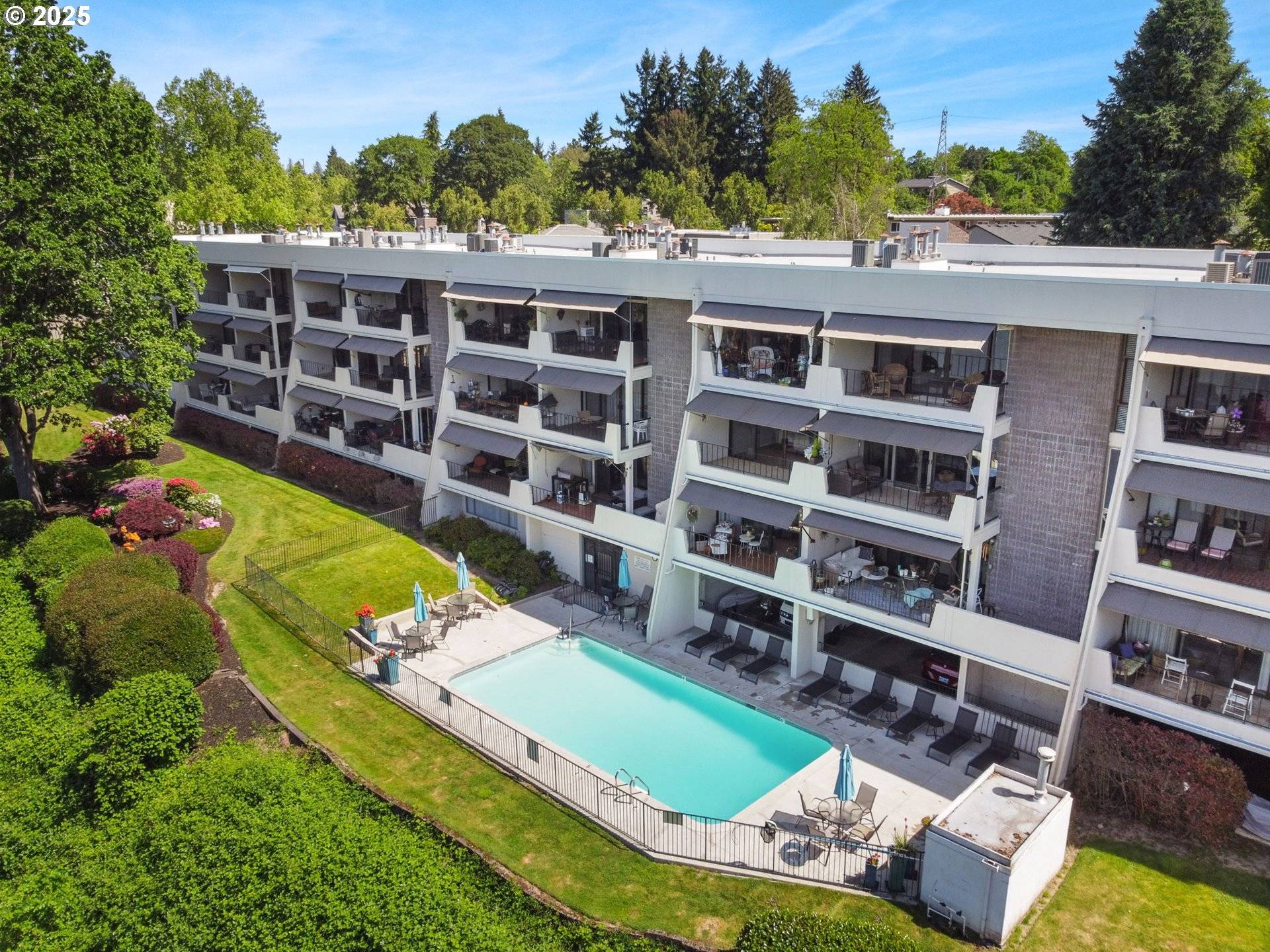 Portland, OR 97202,790 SE WEBBER ST #312