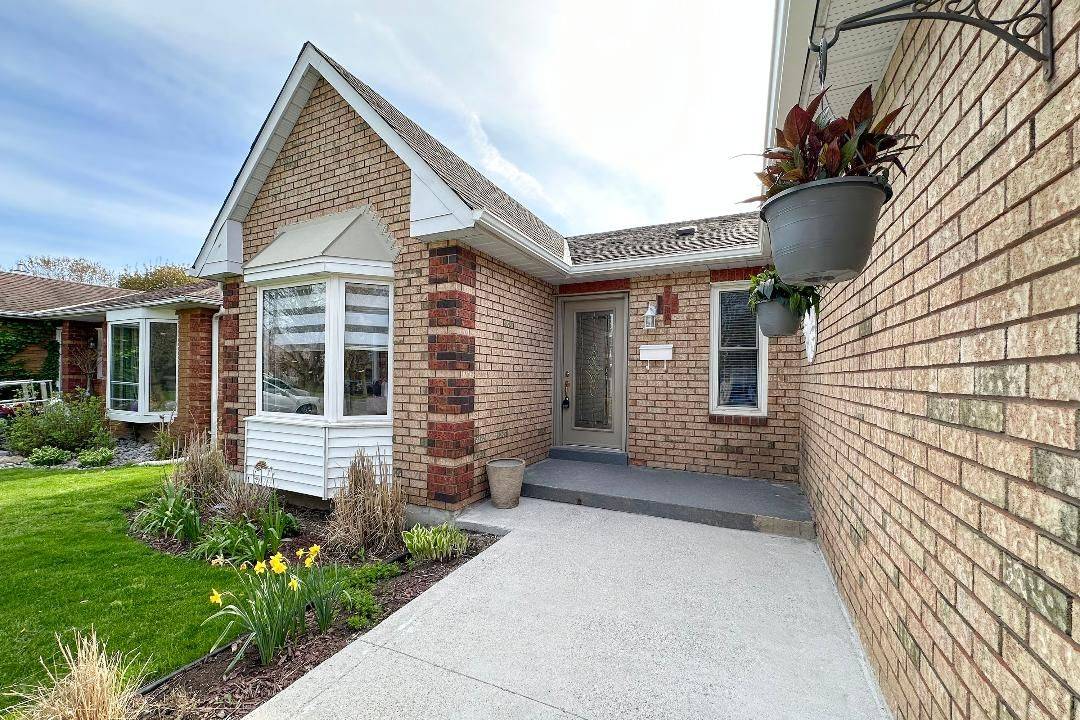 Clarington, ON L1B 1G5,91 Foster Creek DR N