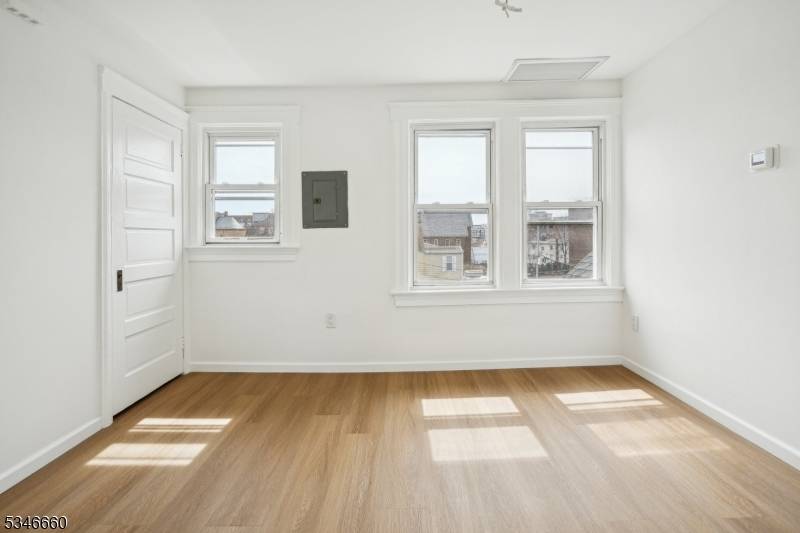 Bloomfield Twp., NJ 07003,46 State St #3
