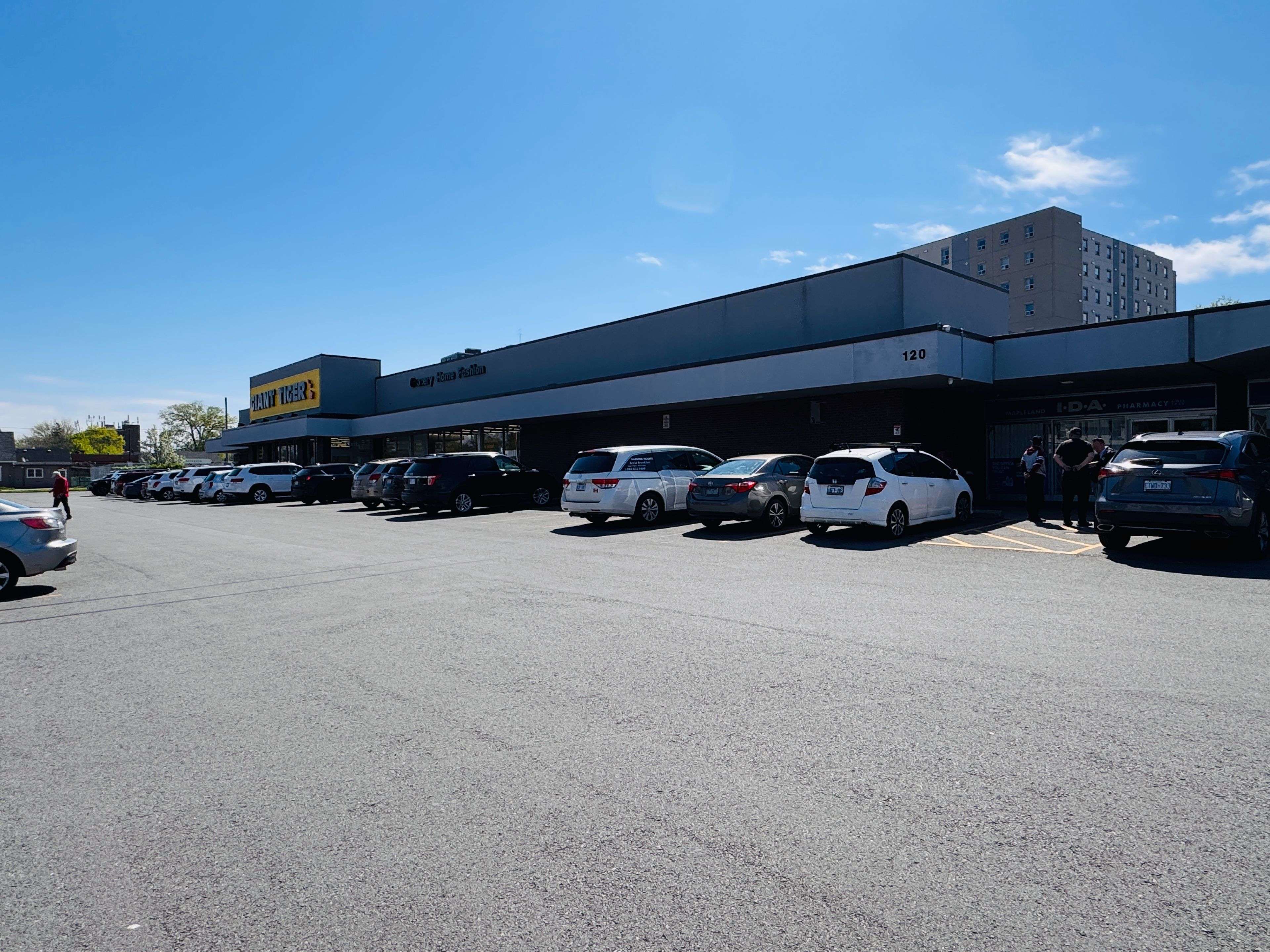 St. Catharines, ON L2R 2N3,120 Welland AVE #10A