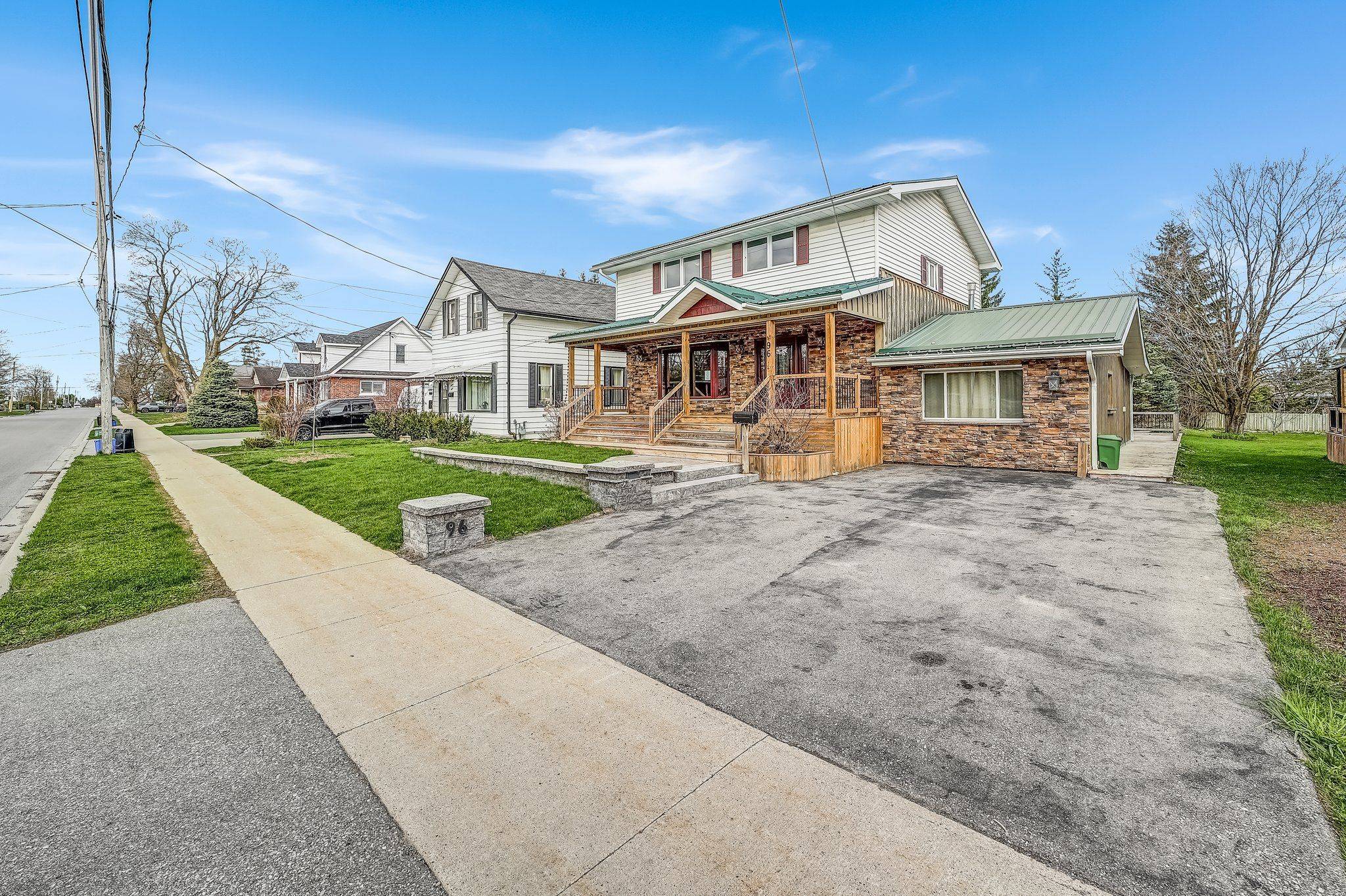 Kawartha Lakes, ON K9V 3W7,96 Elgin ST