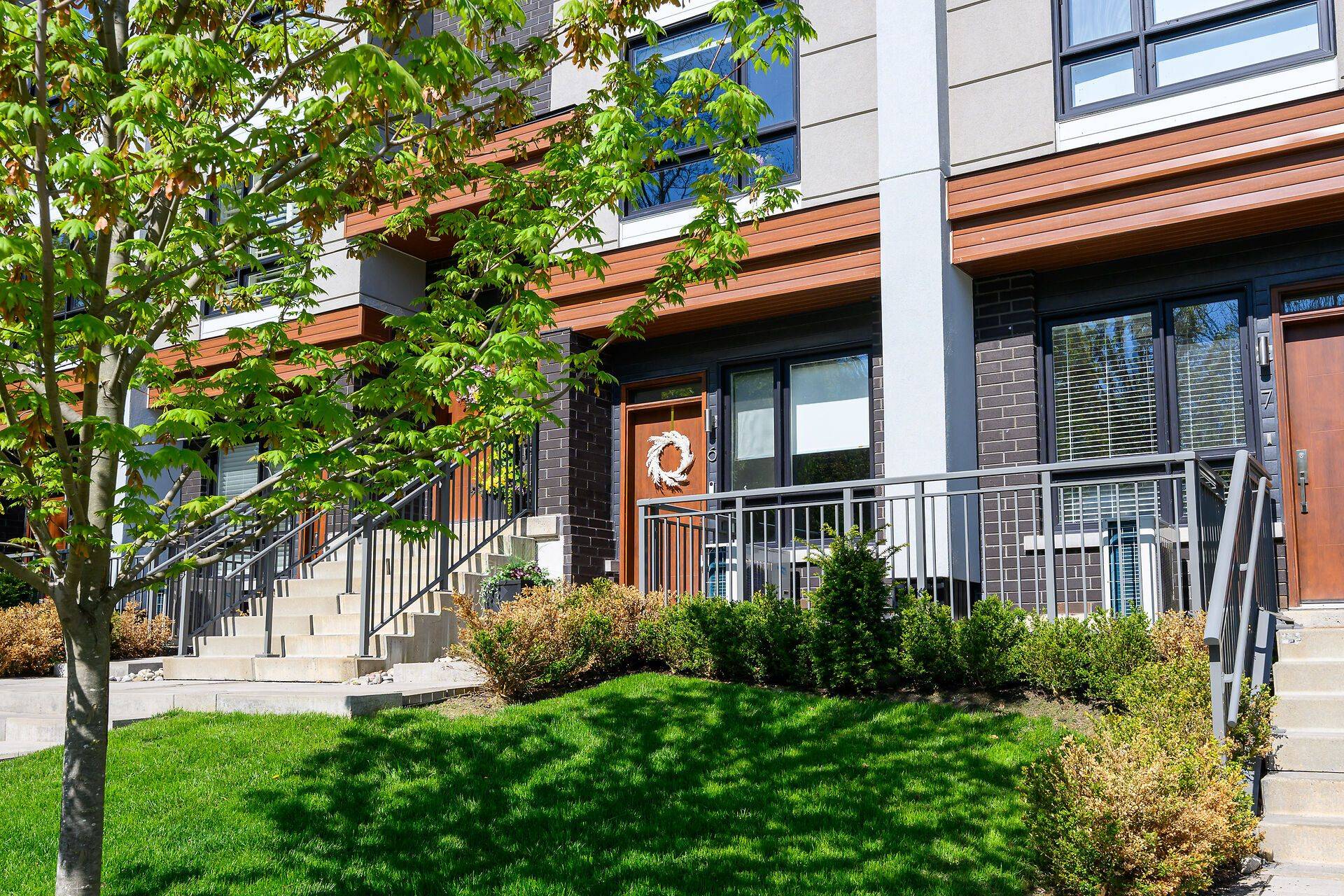 Grimsby, ON L3M 3C8,39 Robinson ST N #6