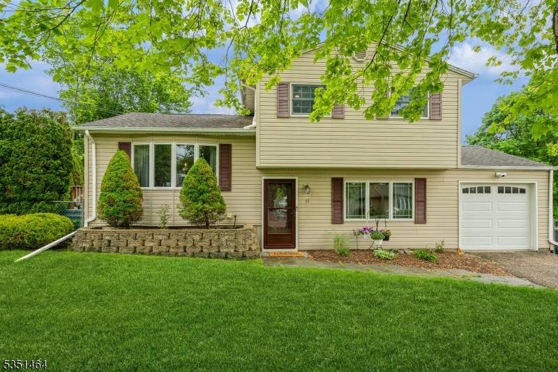 Stanhope Boro, NJ 07874,11 Young Dr