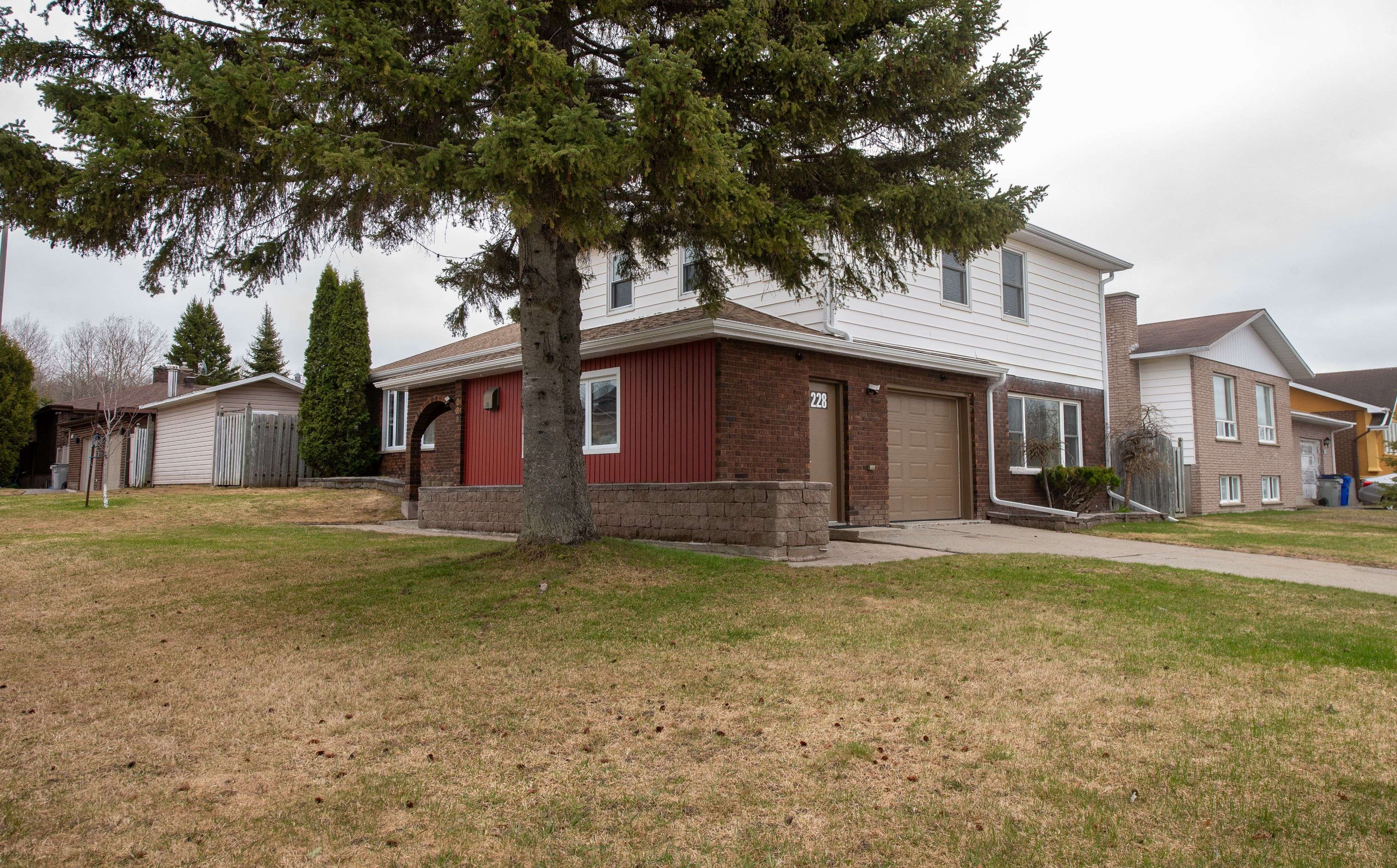 Timmins, ON P4P 1C1,228 Rose Marie CRES